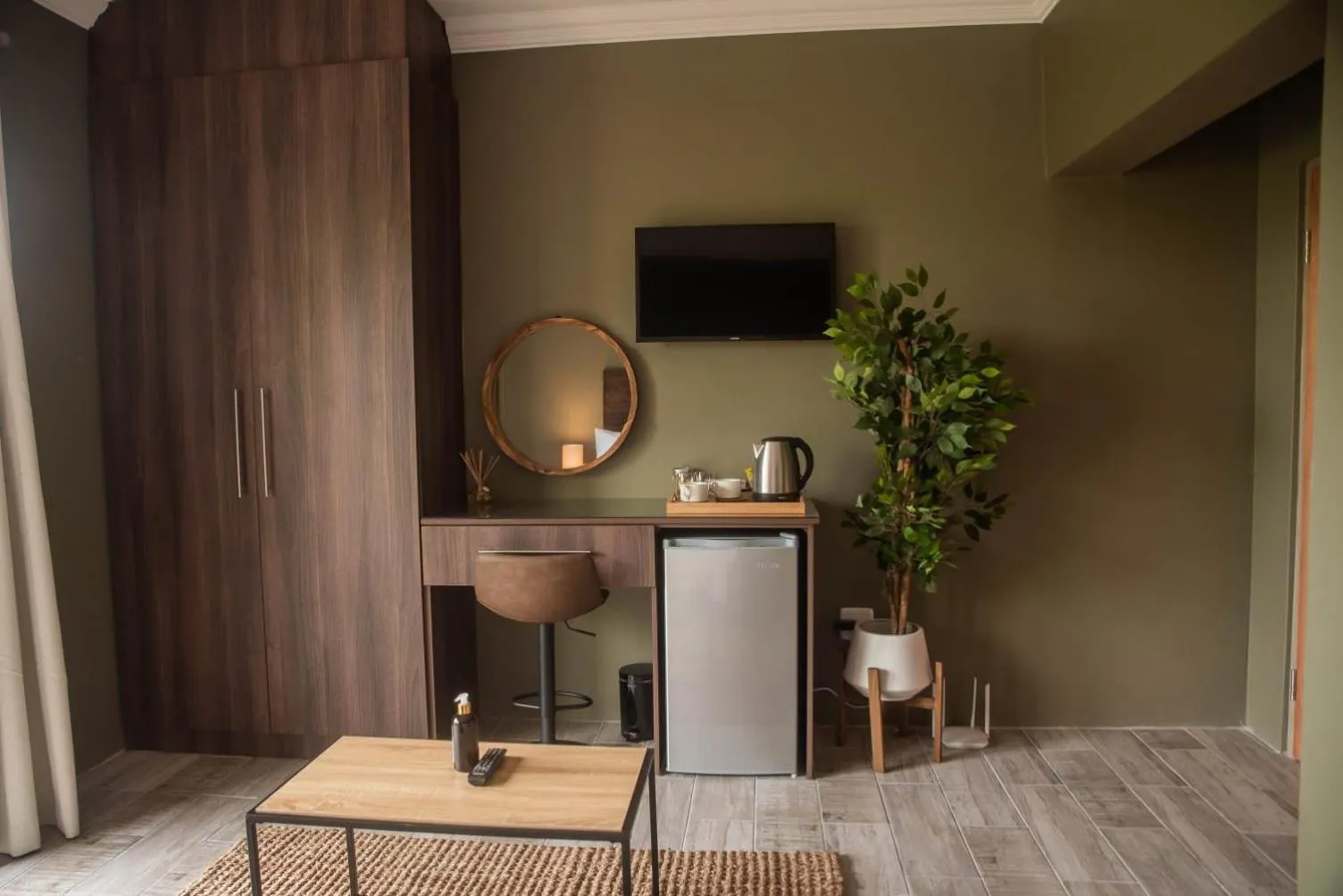 TV and multimedia in Forest Hill Wilderness