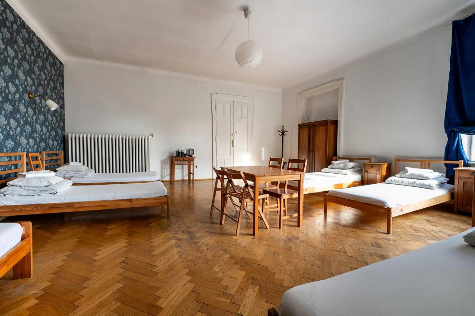 Photo of the whole room, Bed in Trzy Kafki Private Rooms