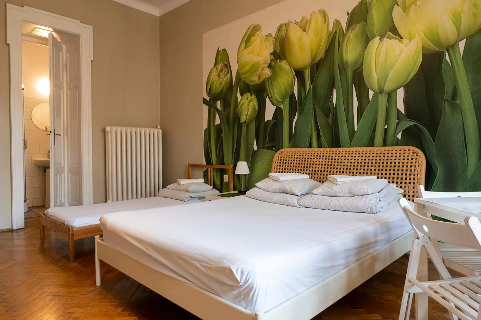 Photo of the whole room, Bed in Trzy Kafki Private Rooms