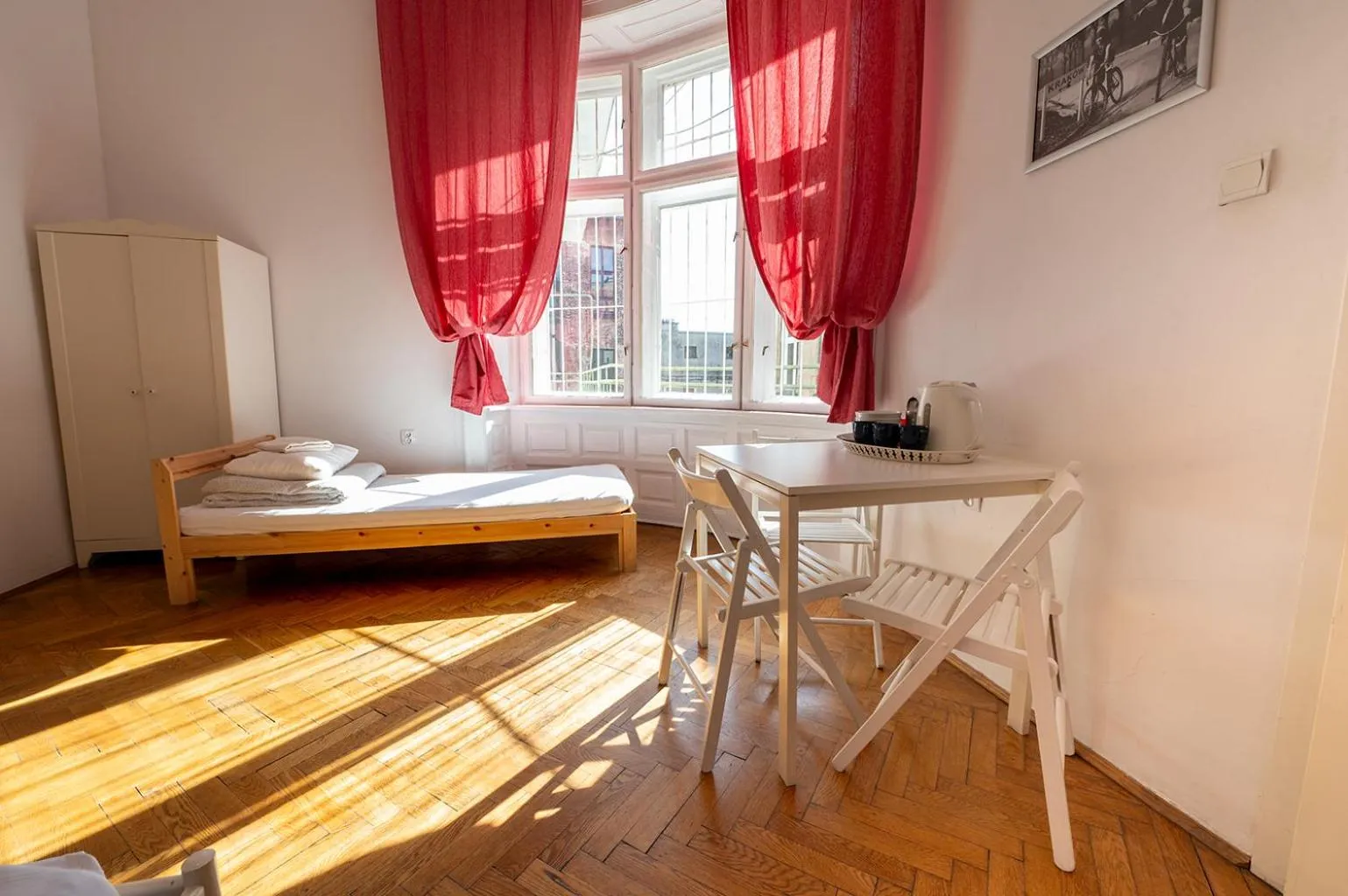 Photo of the whole room, Bed in Trzy Kafki Private Rooms