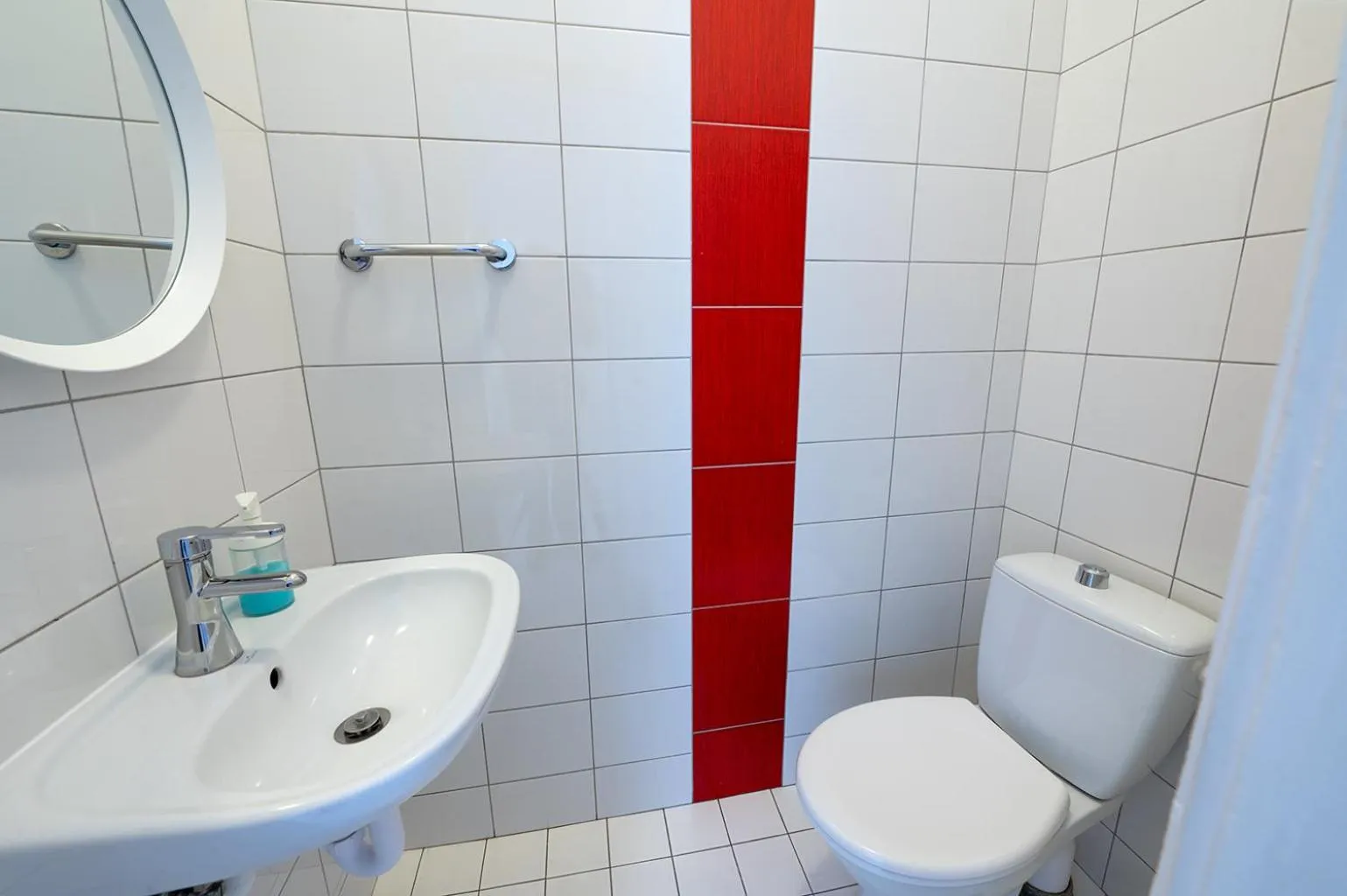 Toilet in Trzy Kafki Private Rooms