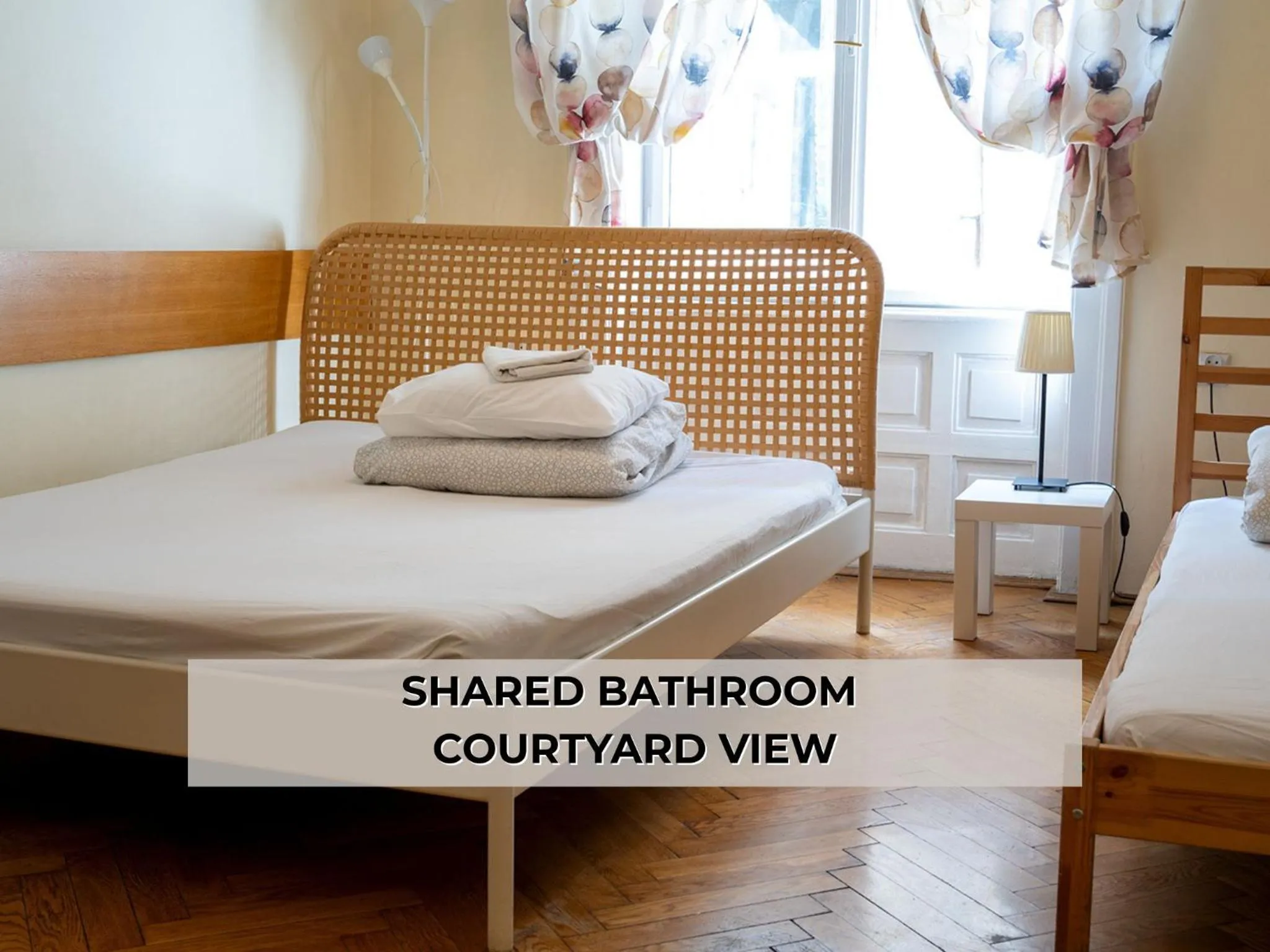 Bed in Trzy Kafki Private Rooms