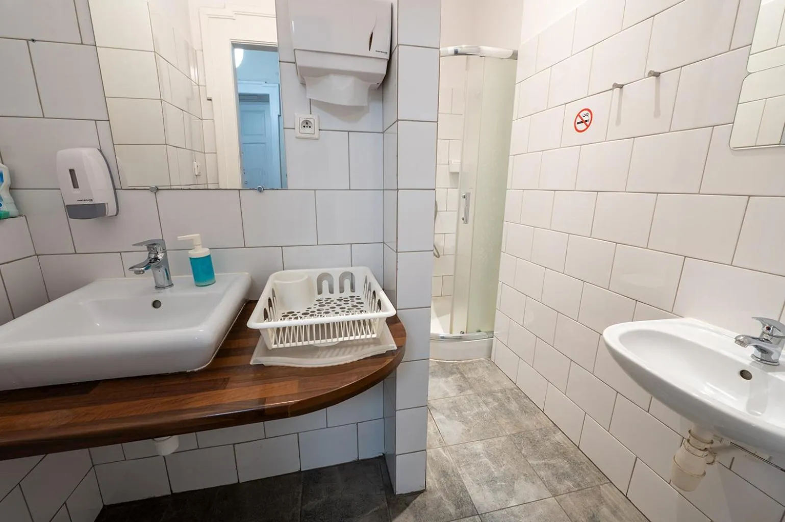 Bathroom in Trzy Kafki Private Rooms