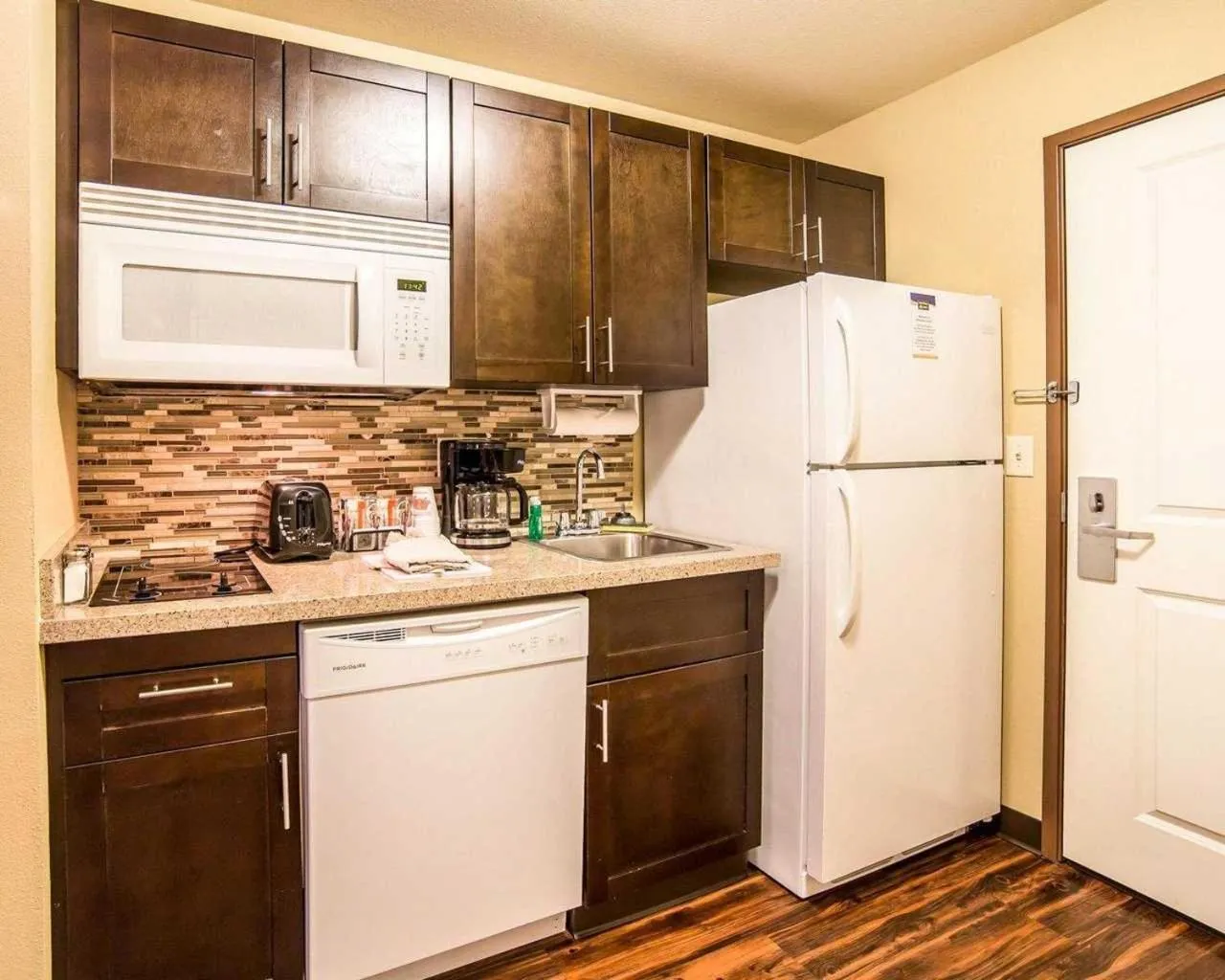 Kitchen or kitchenette in MainStay Suites Rapid City