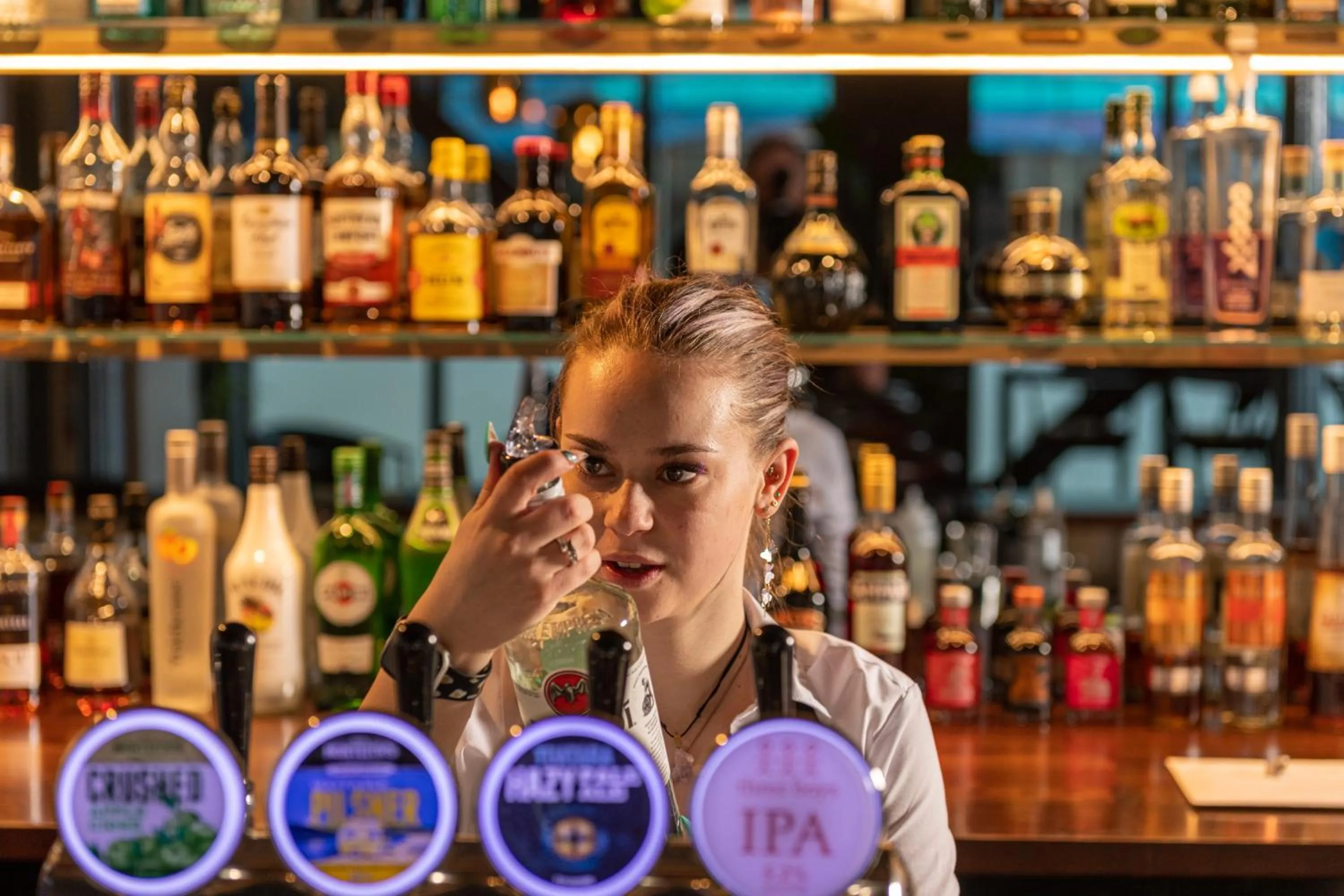 Lounge or bar in Carnmore Hotel Christchurch