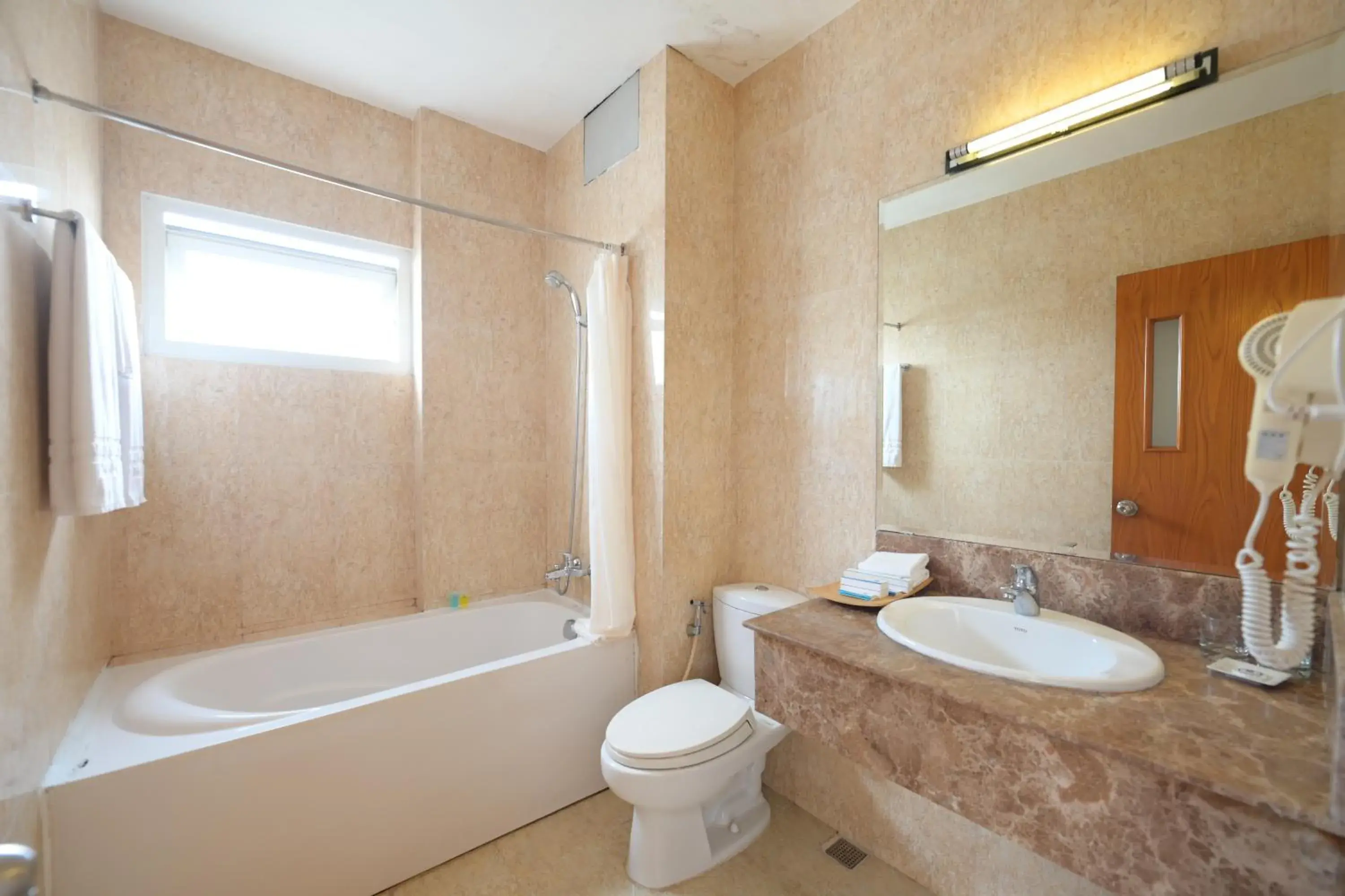 King Room - single occupancy in Danang Petro Hotel King Room - single occupancy in Danang Petro Hotel