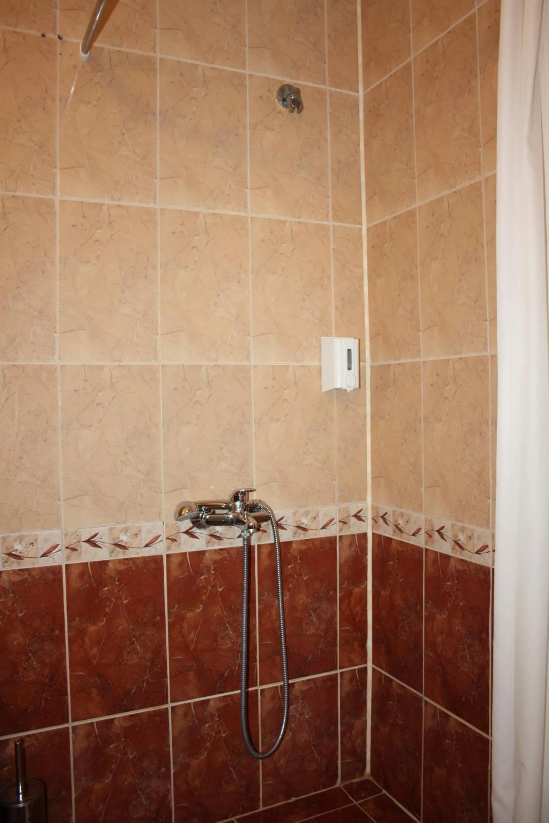 Bathroom in Iris Beach Hotel