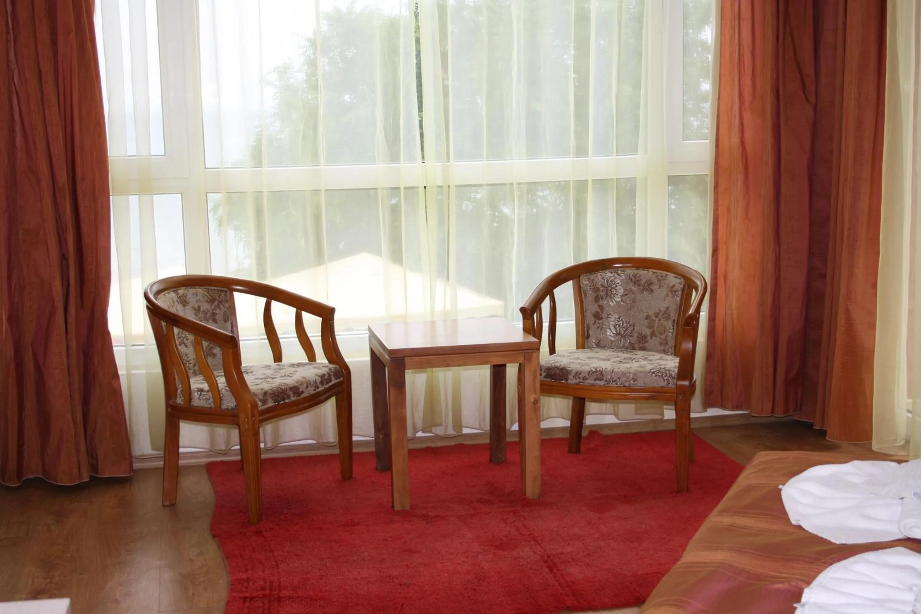 Day in Iris Beach Hotel