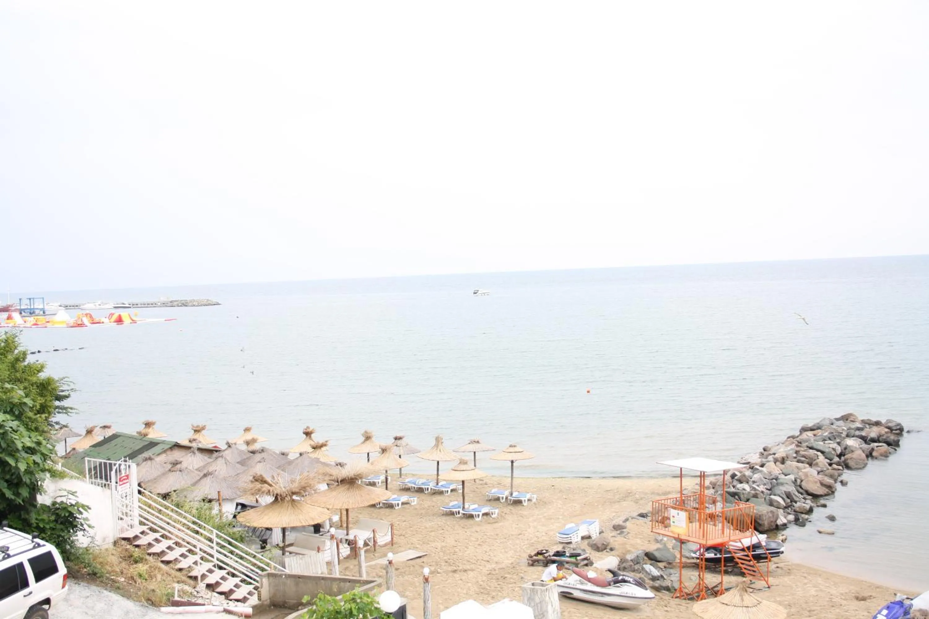 Day in Iris Beach Hotel