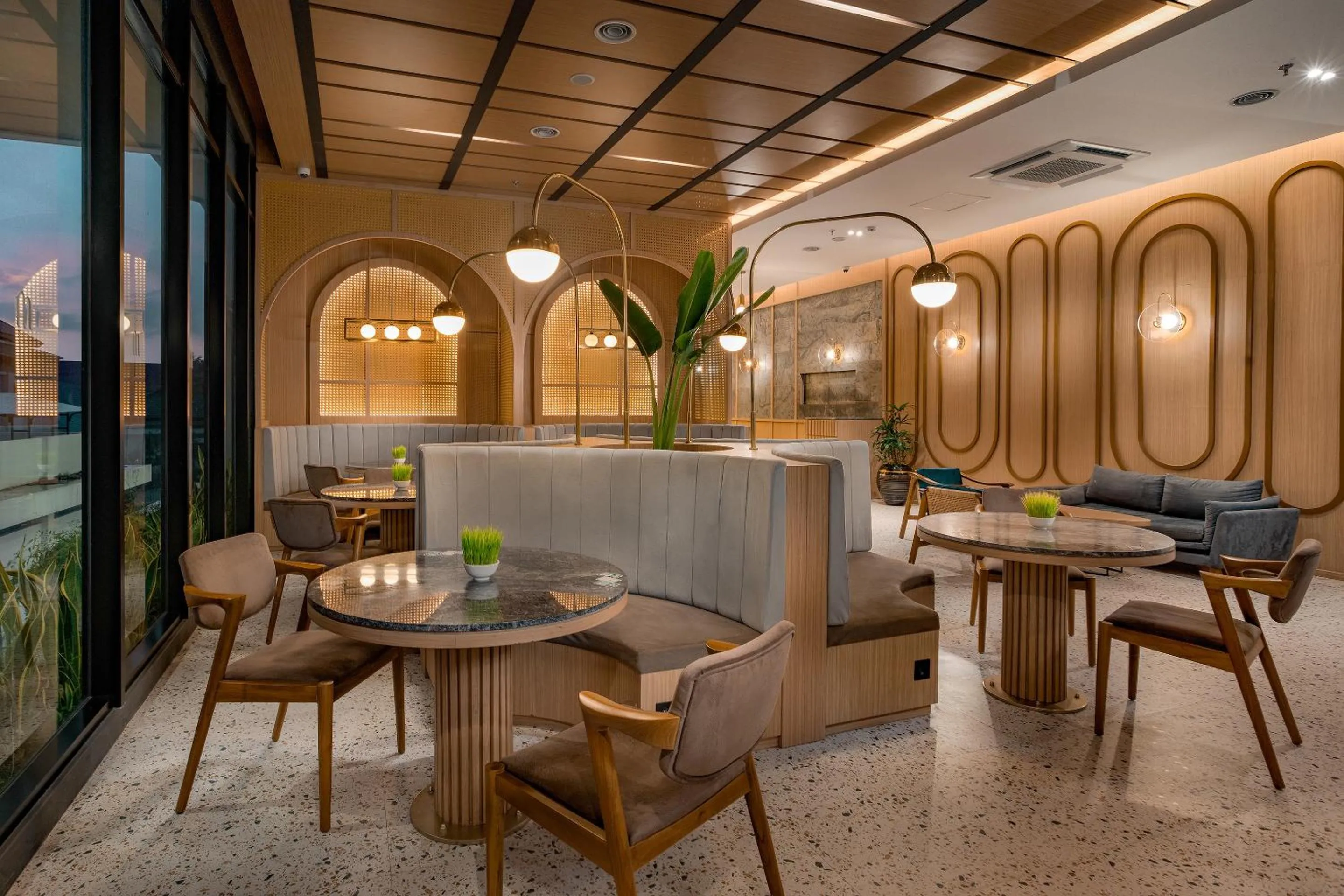 Restaurant/places to eat in The Manohara Hotel Yogyakarta