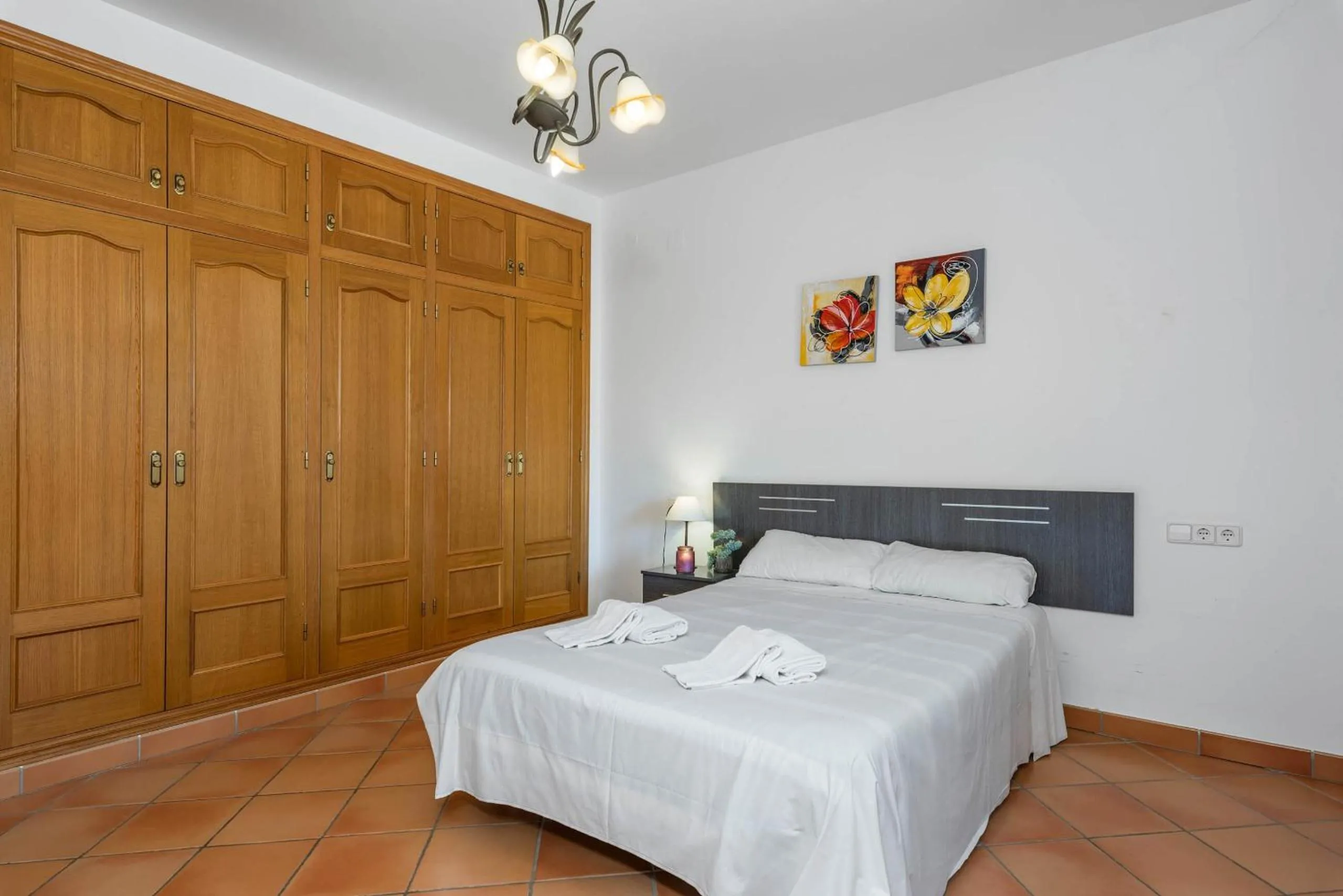 Bed in Villa Amanda - PlusHolidays