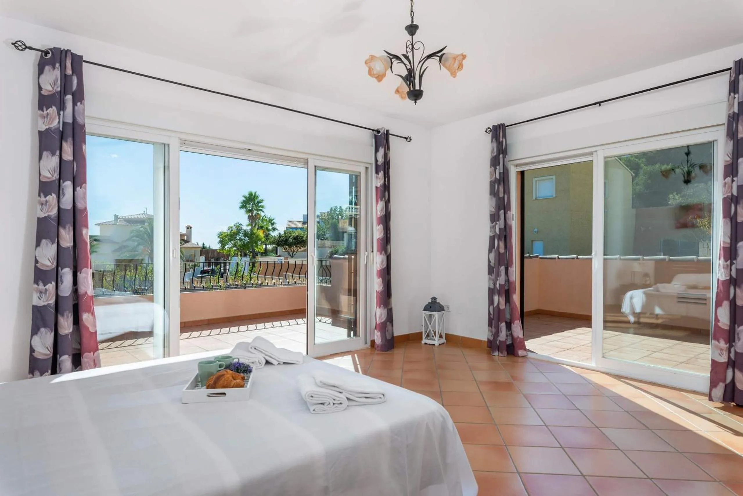 Bed in Villa Amanda - PlusHolidays