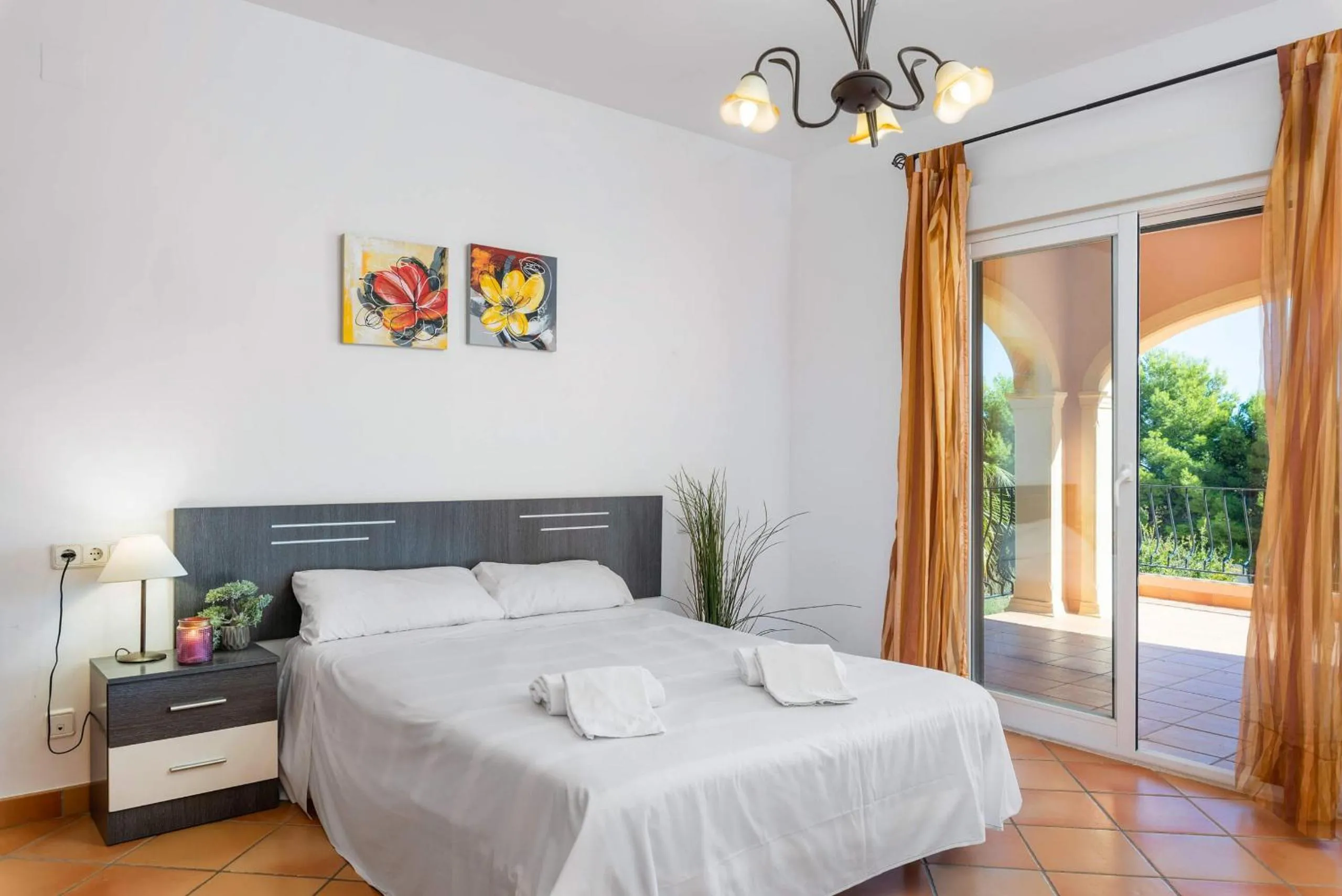 Bed in Villa Amanda - PlusHolidays