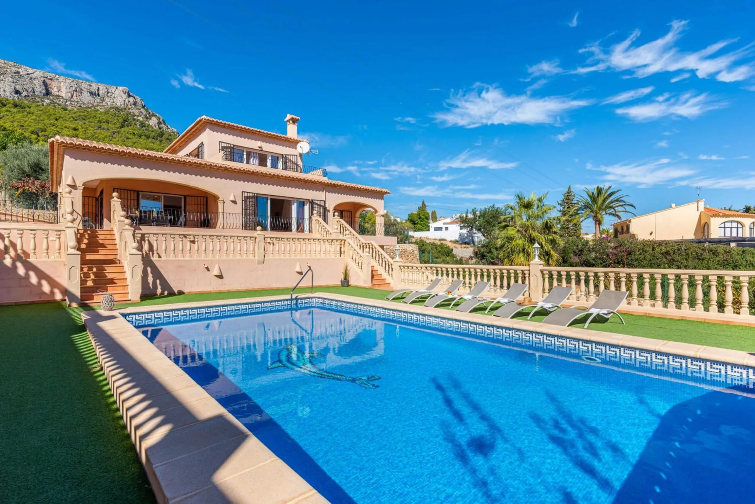 Swimming pool in Villa Amanda - PlusHolidays