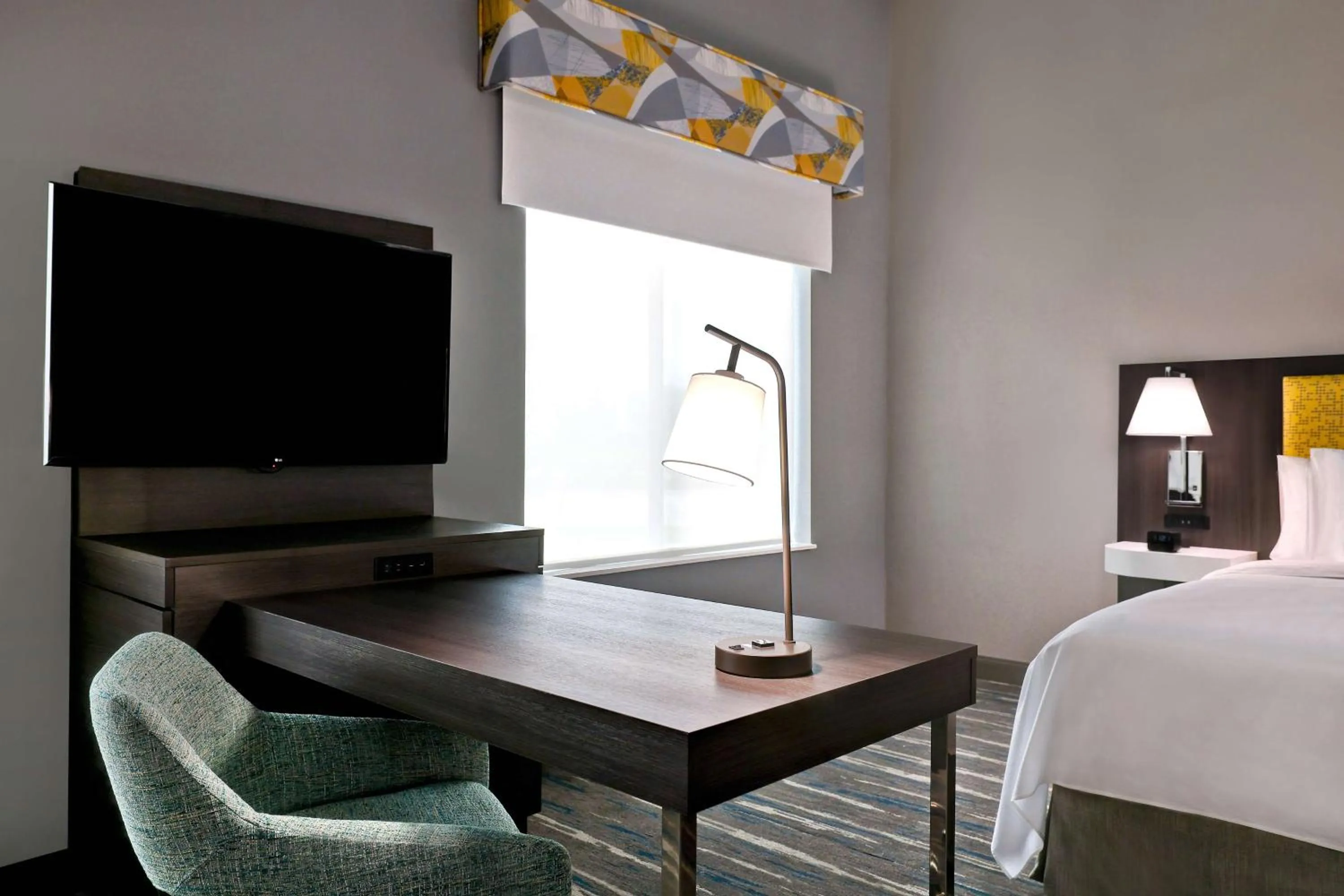 Bedroom, Bed in Hampton Inn & Suites Houston East Beltway 8, Tx