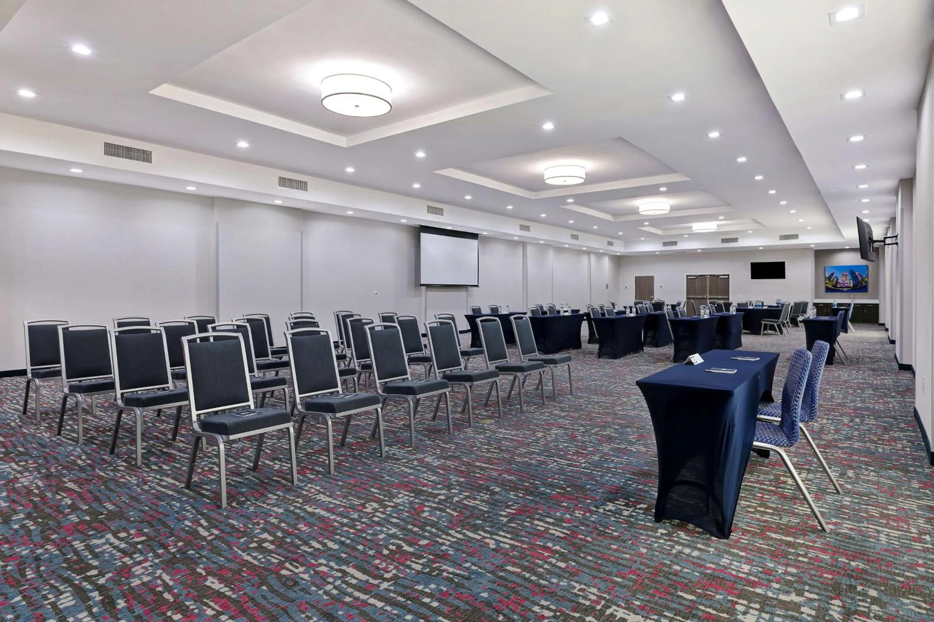 Meeting/conference room in Hampton Inn & Suites Houston East Beltway 8, Tx
