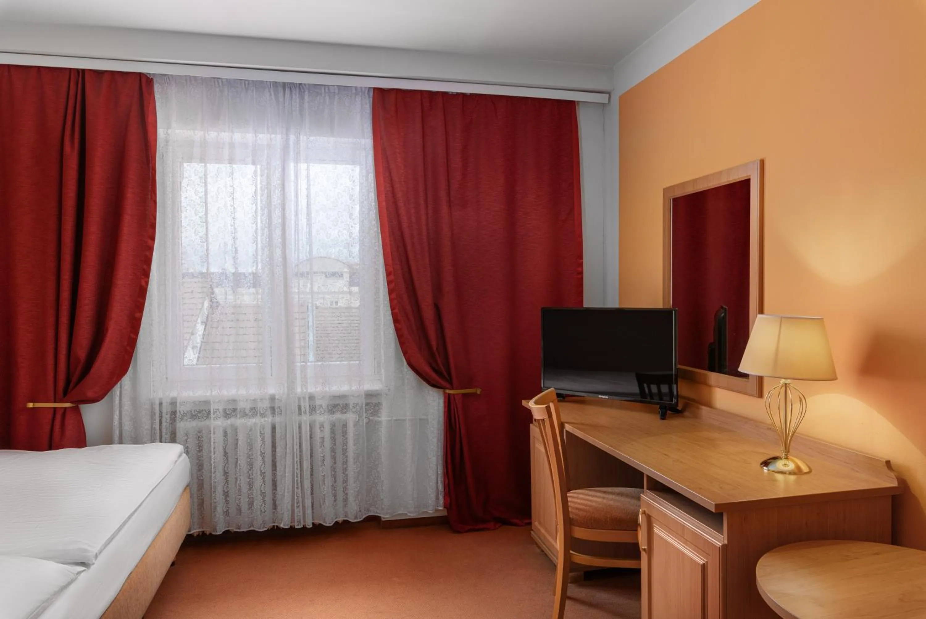 Bedroom, Bed in Savoy Spa & Kurhotel