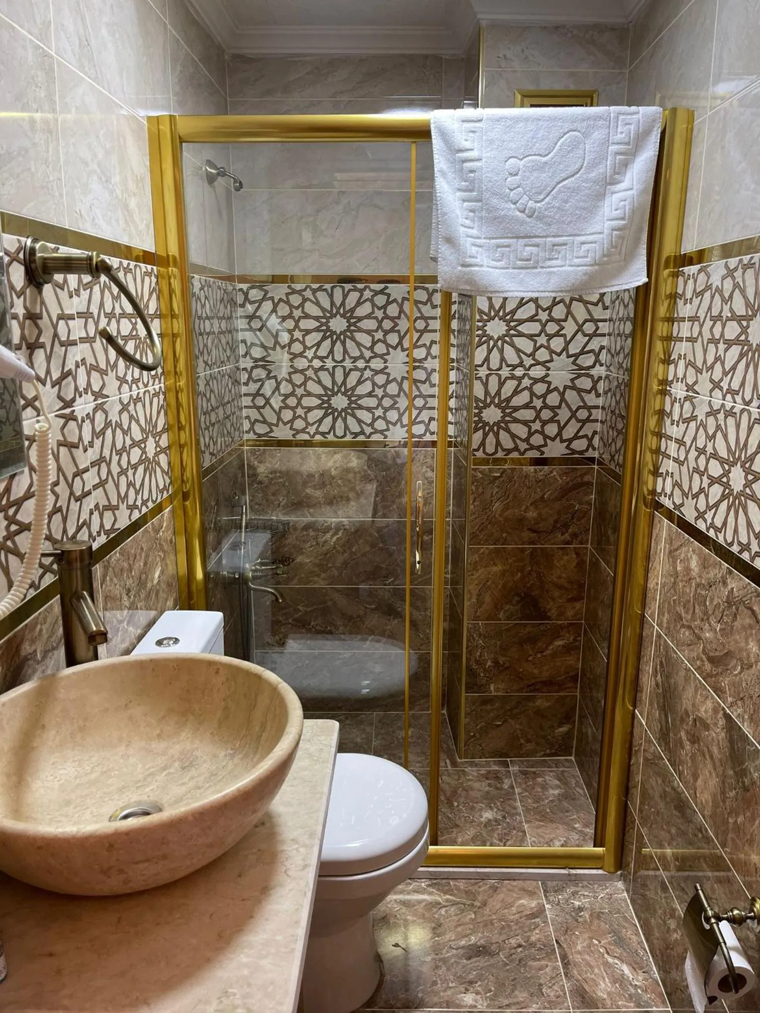 Bathroom in Ora Bella Hotel