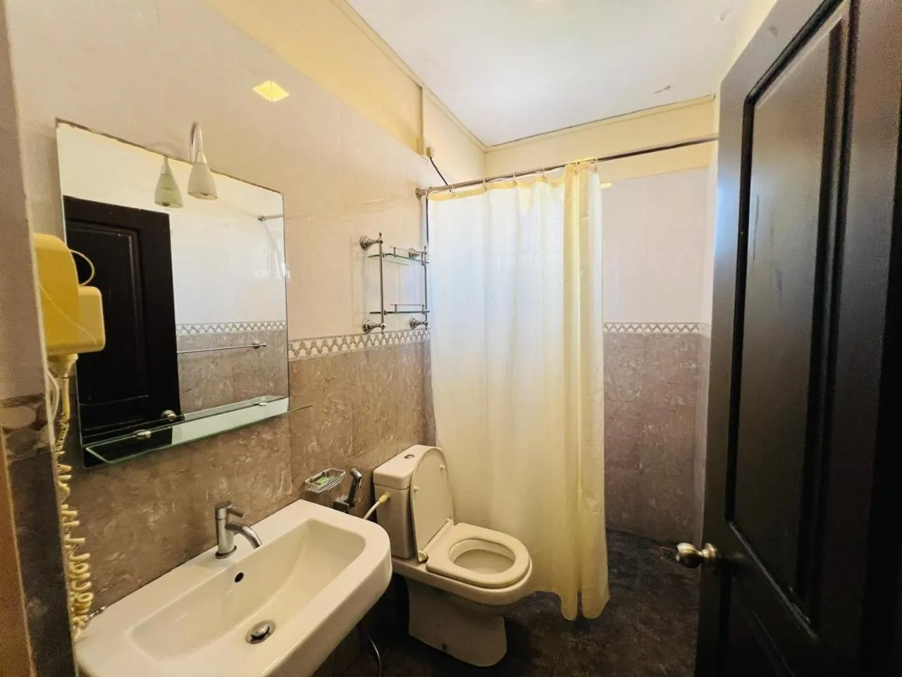 Lafala Hotel & Service Apartment