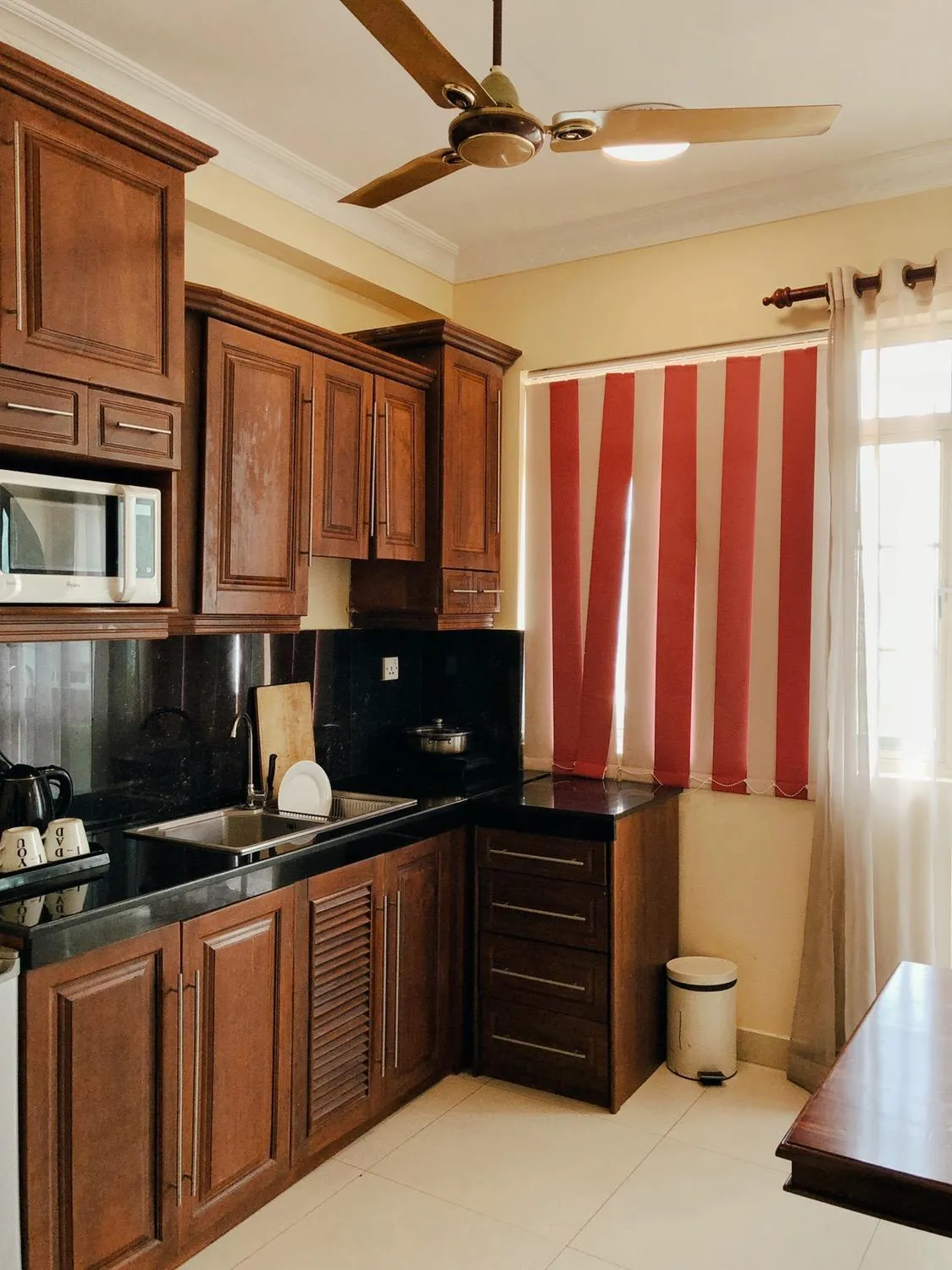 Communal kitchen in Lafala Hotel & Service Apartment