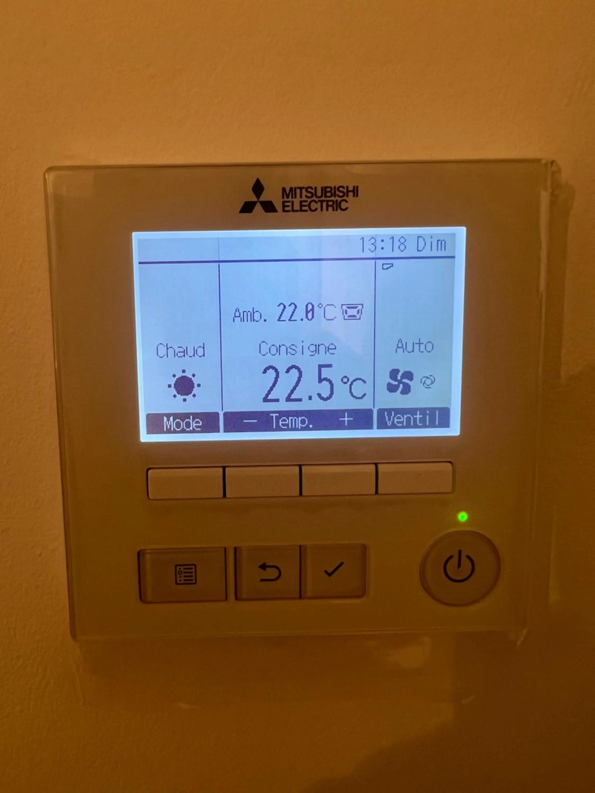 air conditioner in NOTRE DAME - STYLISH APARTMENT