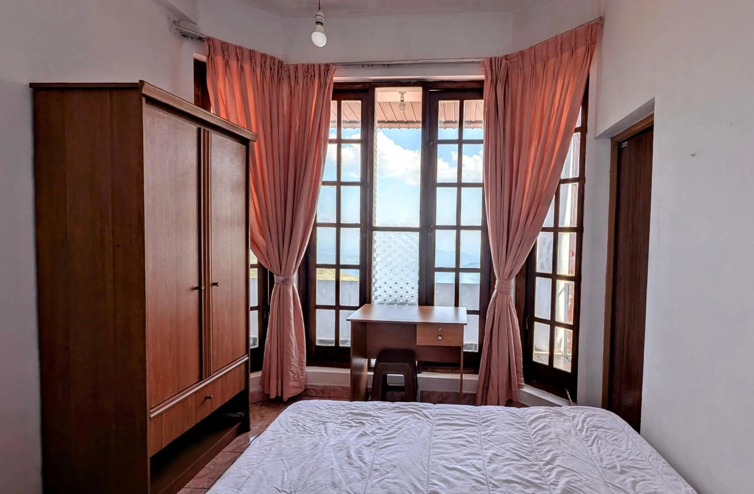 Bed in The Mist Holiday Bungalow