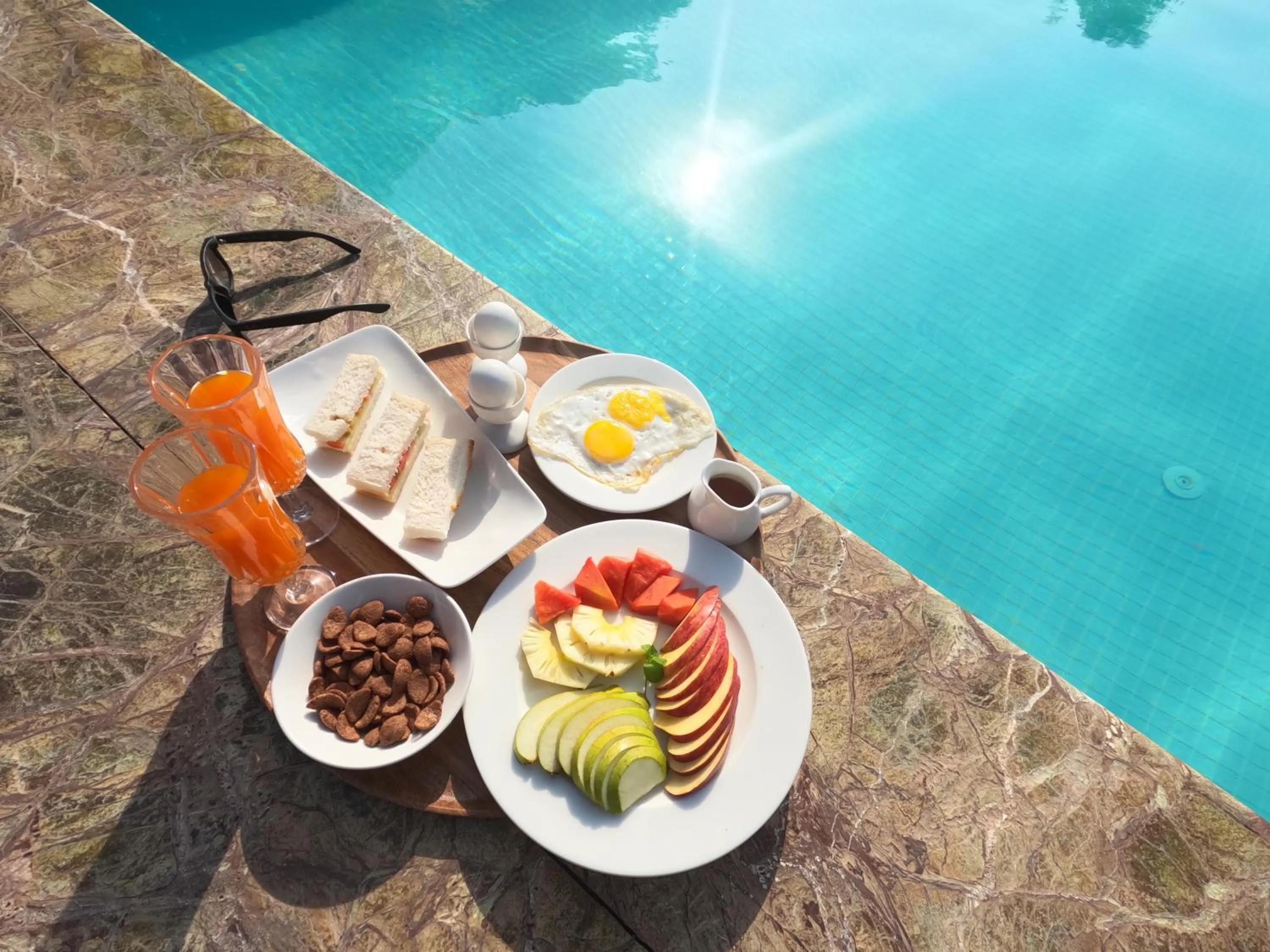 Swimming pool in Astroport Sariska Treetop by Eight Continents