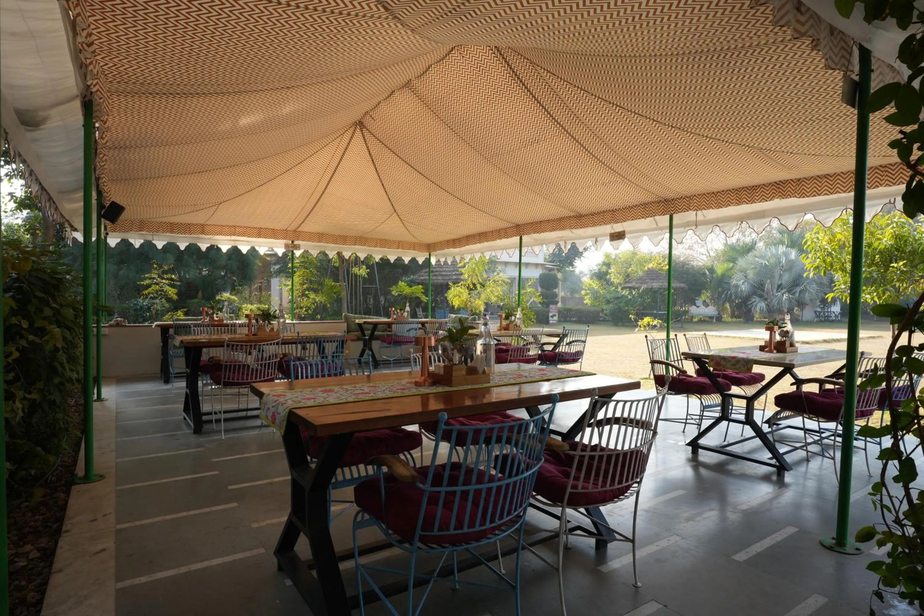 Restaurant/places to eat in Astroport Sariska Treetop by Eight Continents