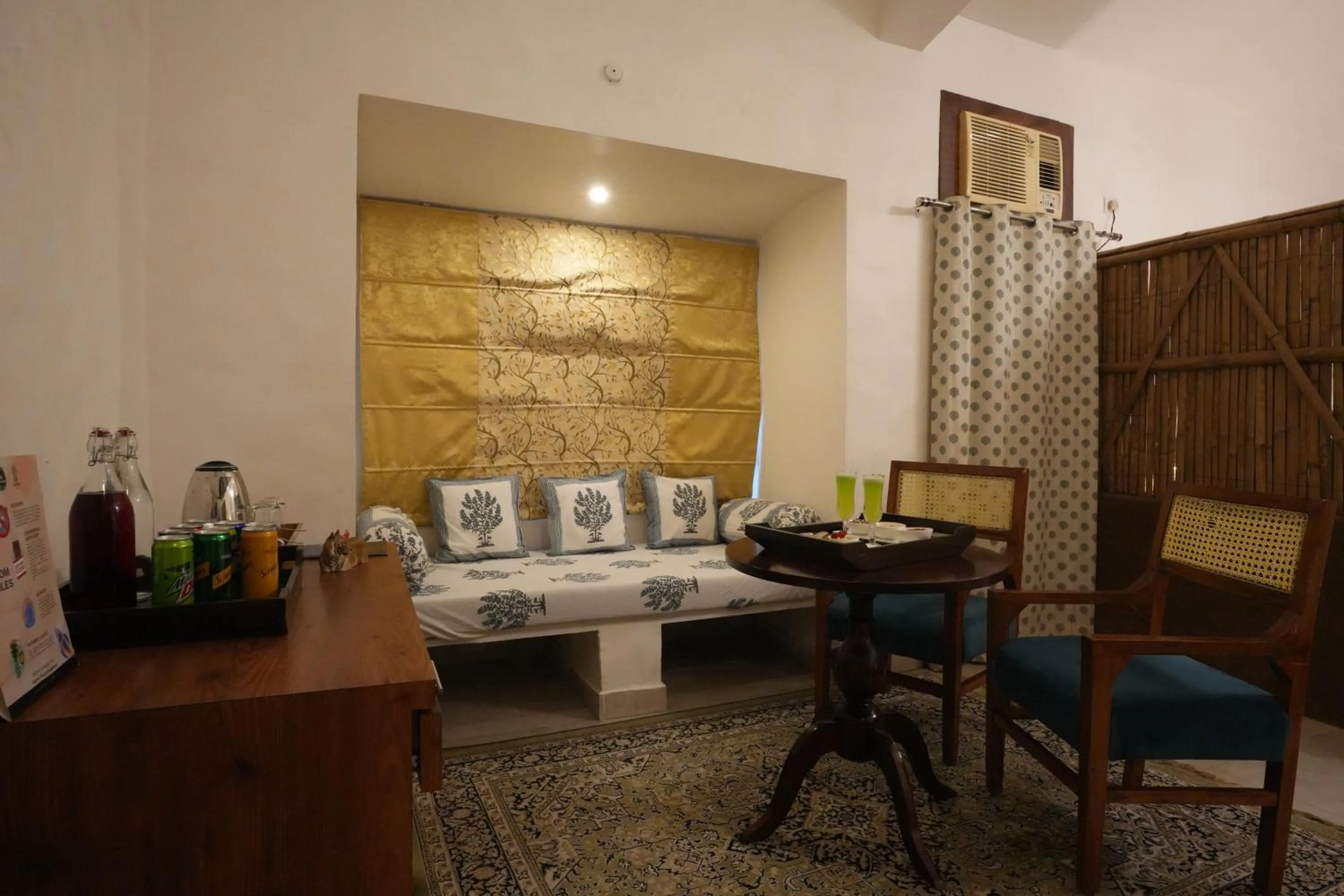 Living room, Bed in Astroport Sariska Treetop by Eight Continents