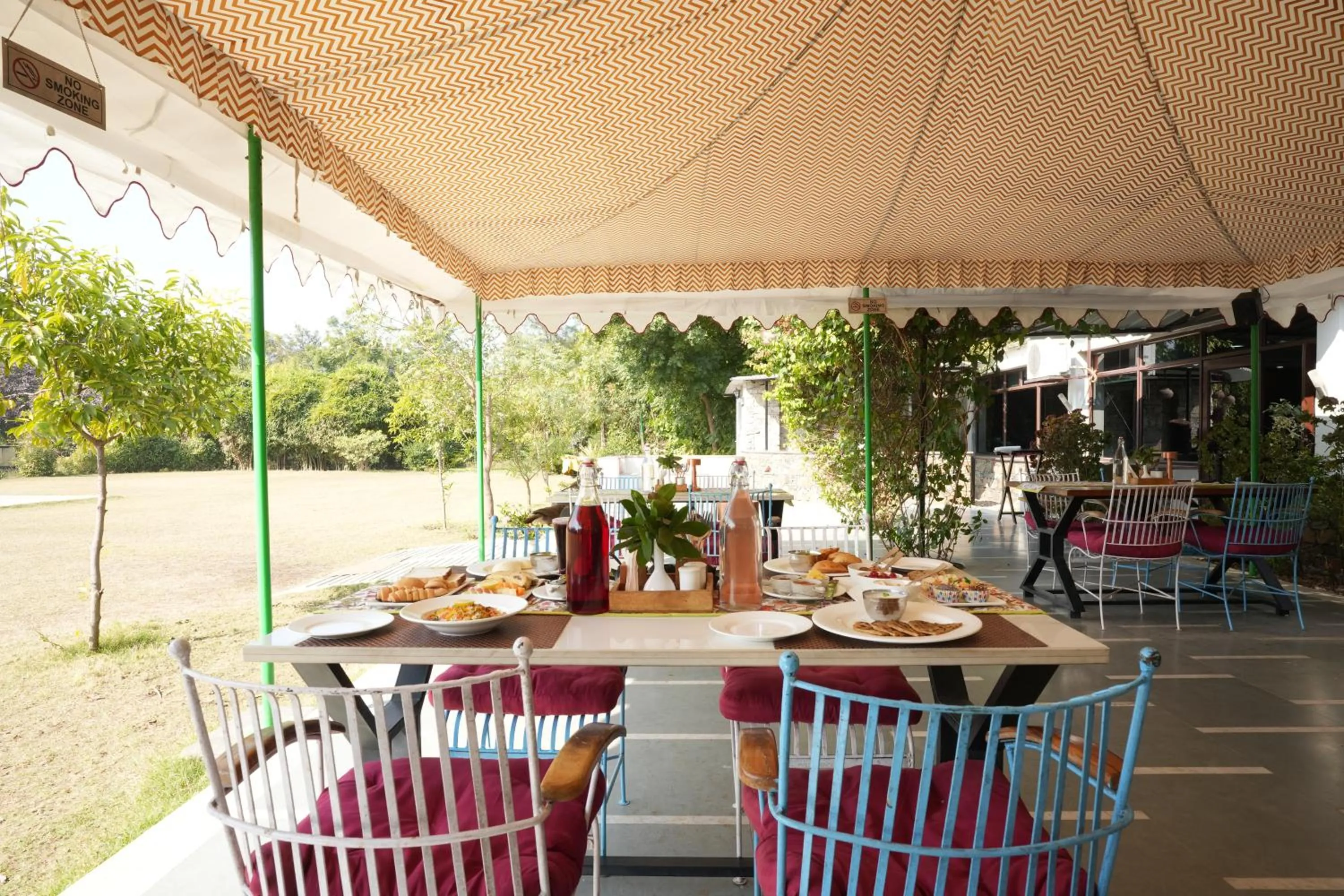 Restaurant/places to eat in Astroport Sariska Treetop by Eight Continents