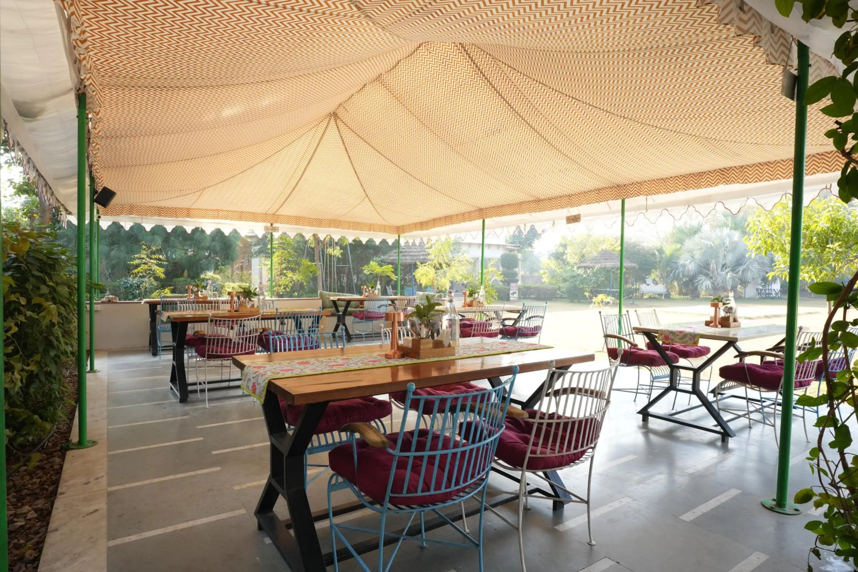 Restaurant/places to eat in Astroport Sariska Treetop by Eight Continents