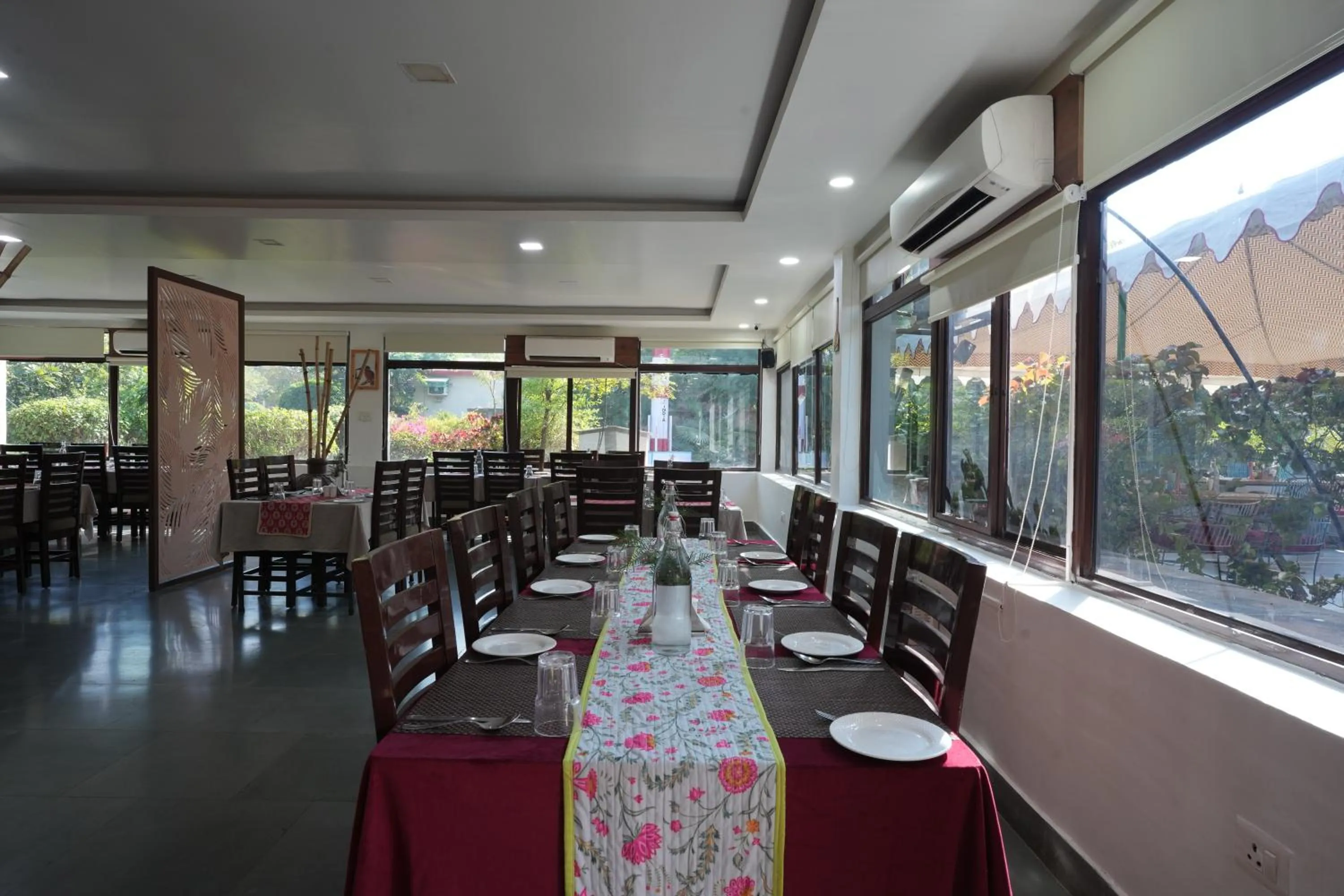 Restaurant/places to eat in Astroport Sariska Treetop by Eight Continents