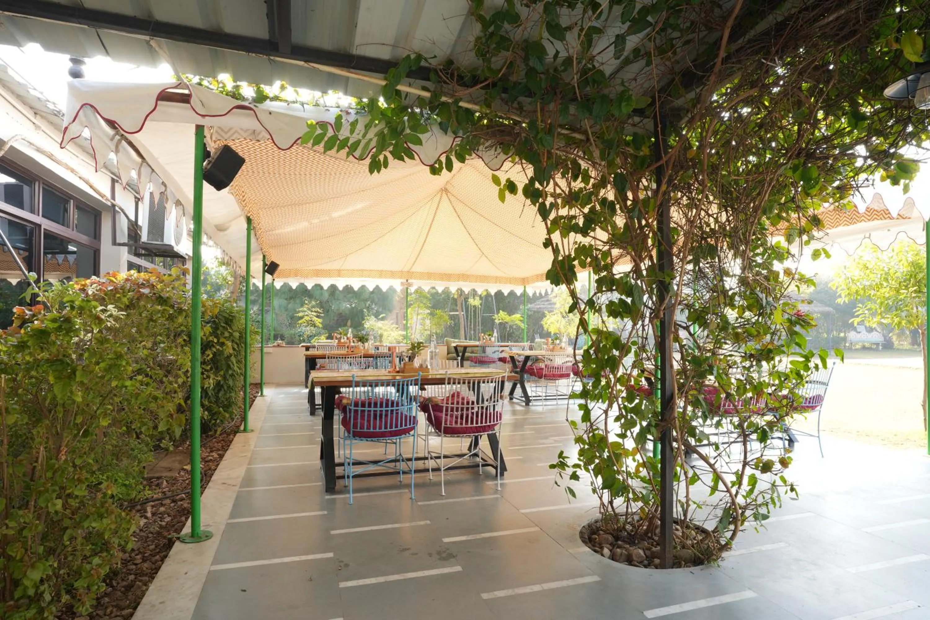 Restaurant/places to eat in Astroport Sariska Treetop by Eight Continents