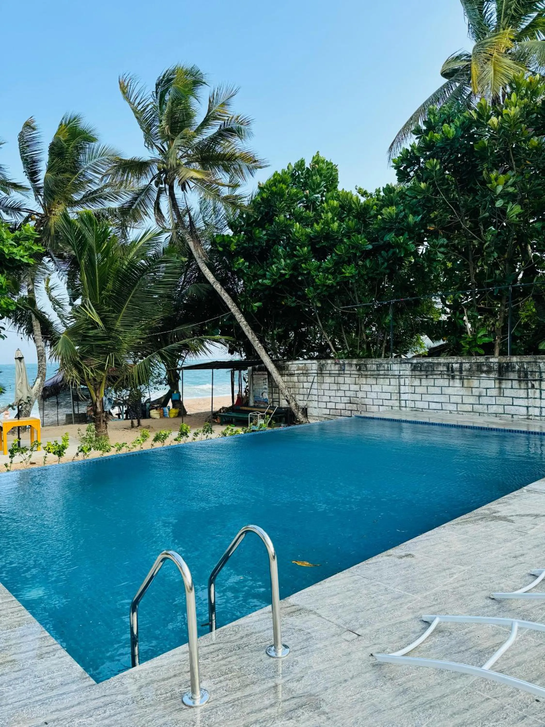 Day in Frangipani Beach Villa