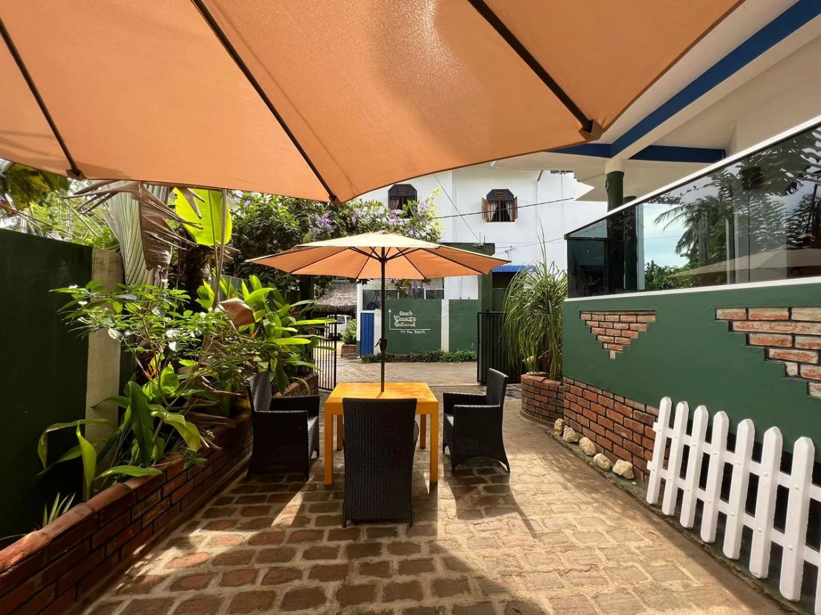 Day in Frangipani Beach Villa