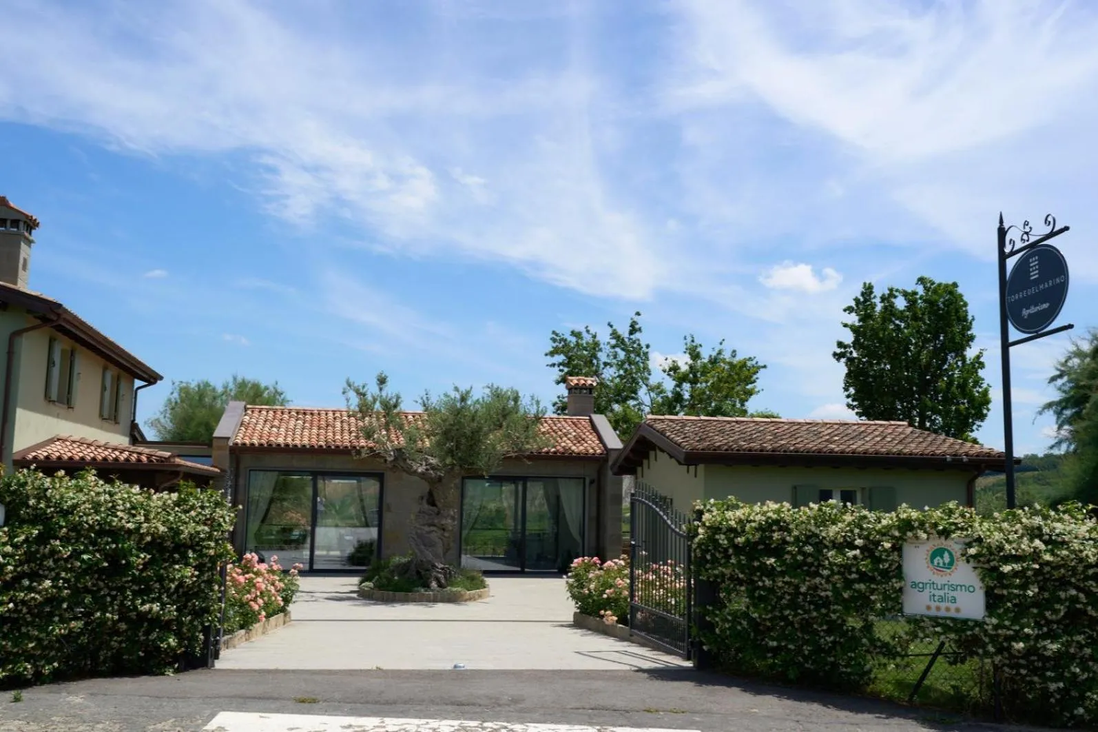 Facade/entrance in Agriturismo Torre del Marino