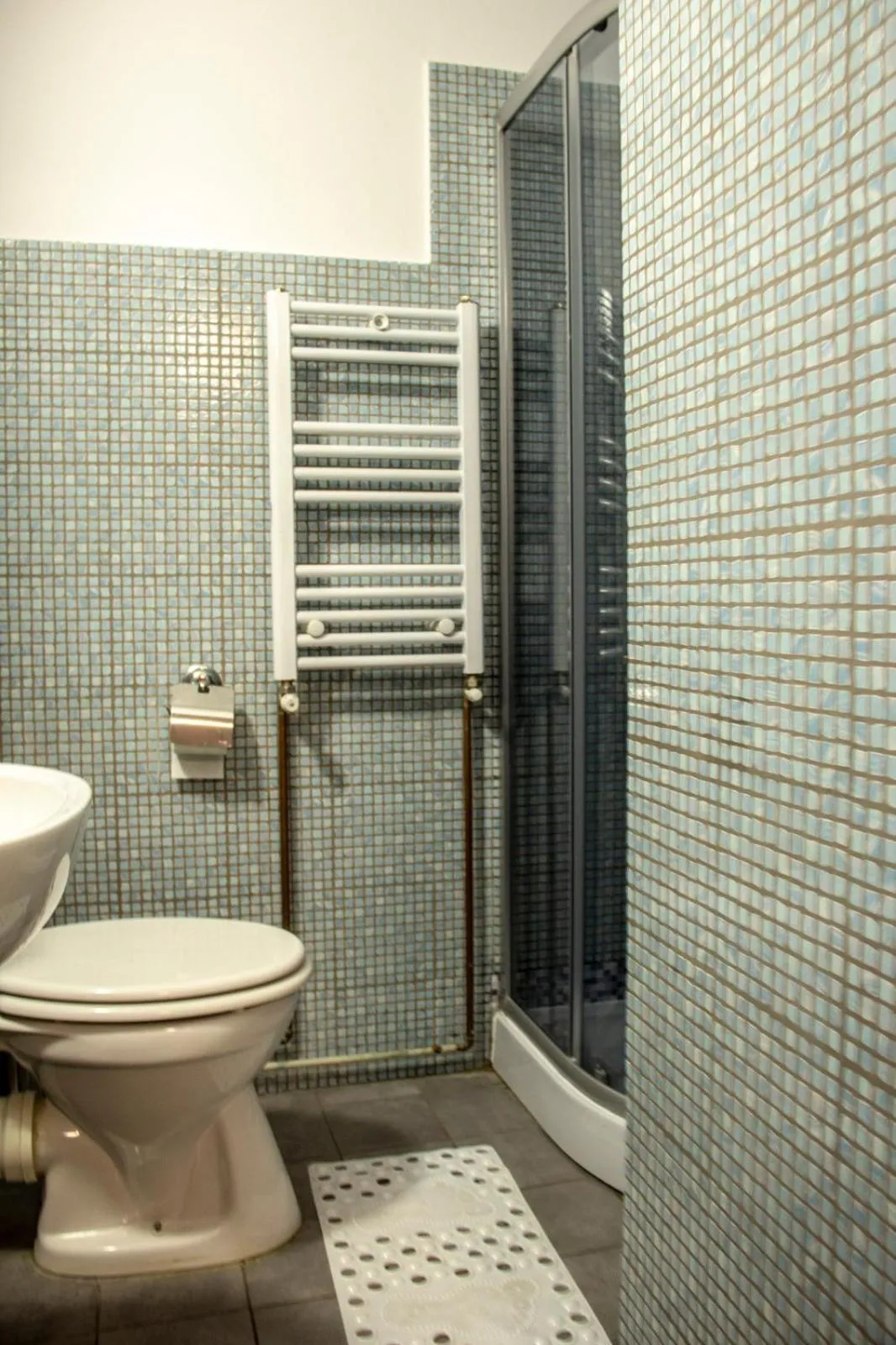 Bathroom in Happy Accomodation