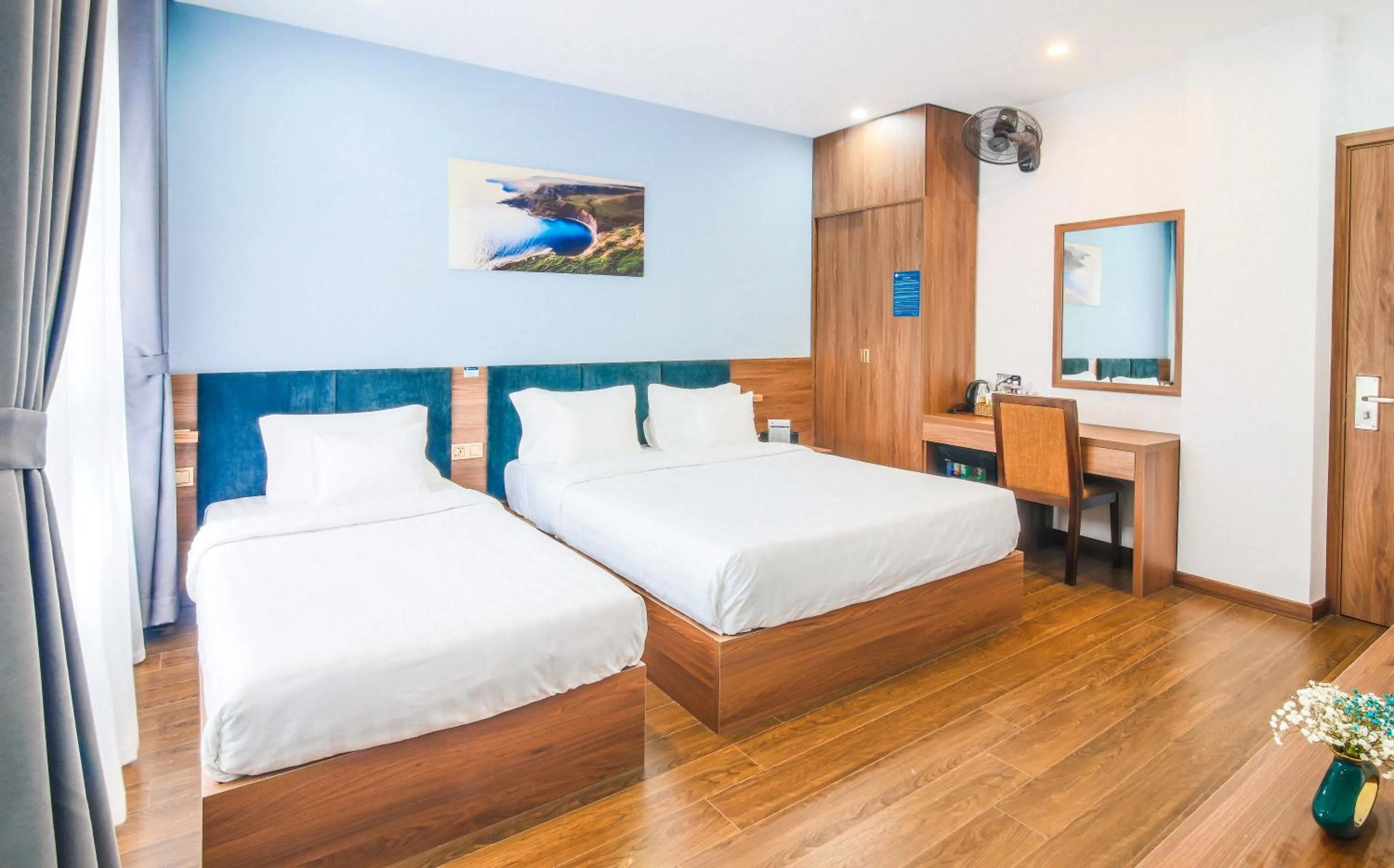 Bed in Grand Lee Hotel