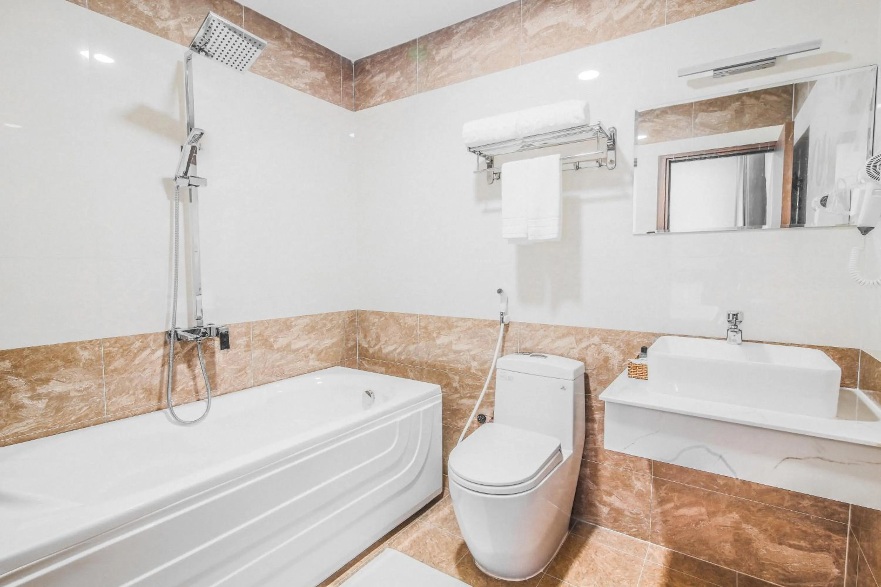 Shower in Grand Lee Hotel