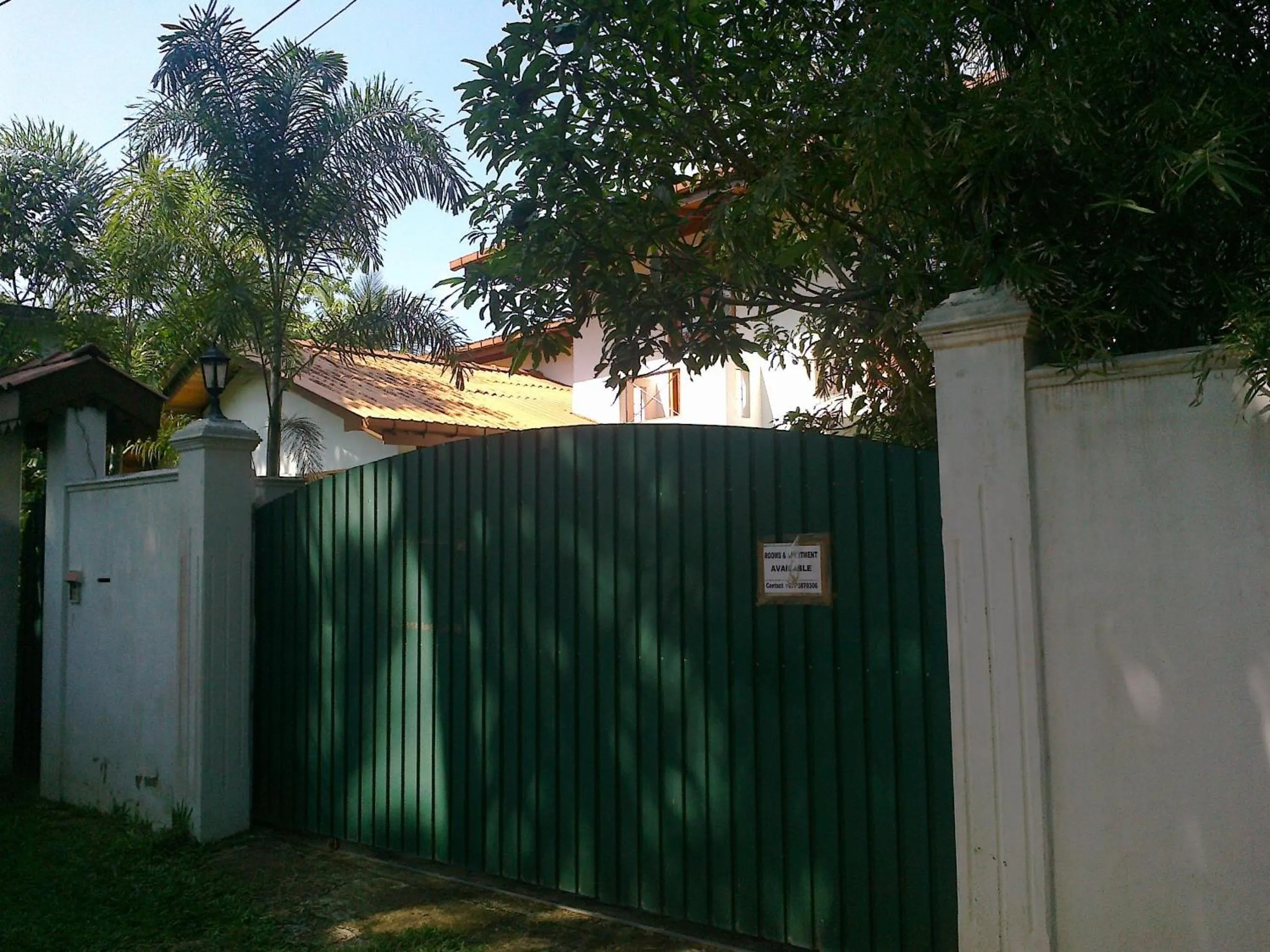 Facade/entrance in Rohan Villa