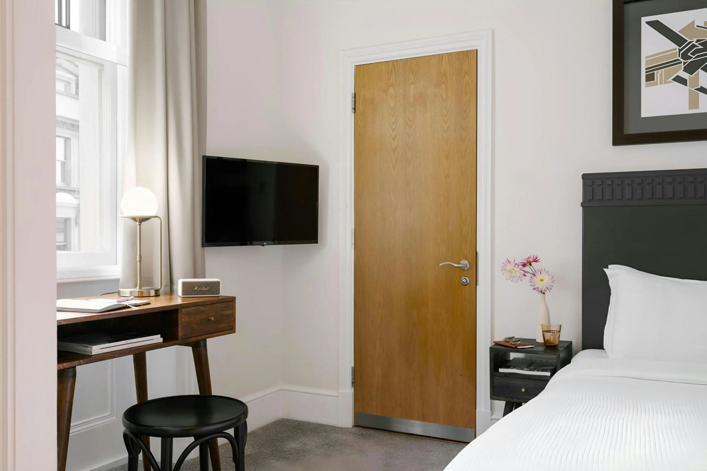 Bedroom, Bed in Kensington Gardens Hotel, Sonder by Marriott Bonvoy