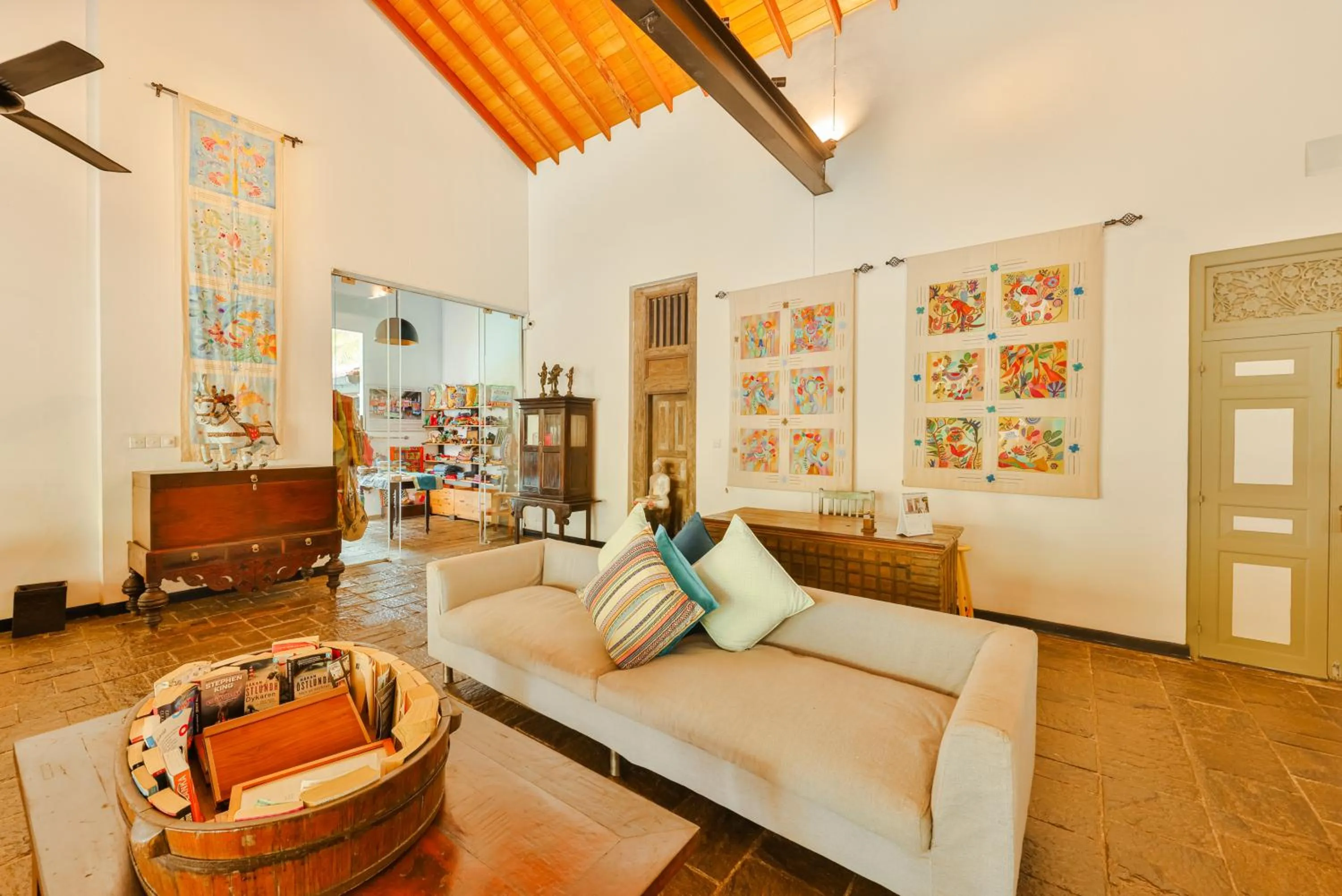 Seating area in Villa Hundira