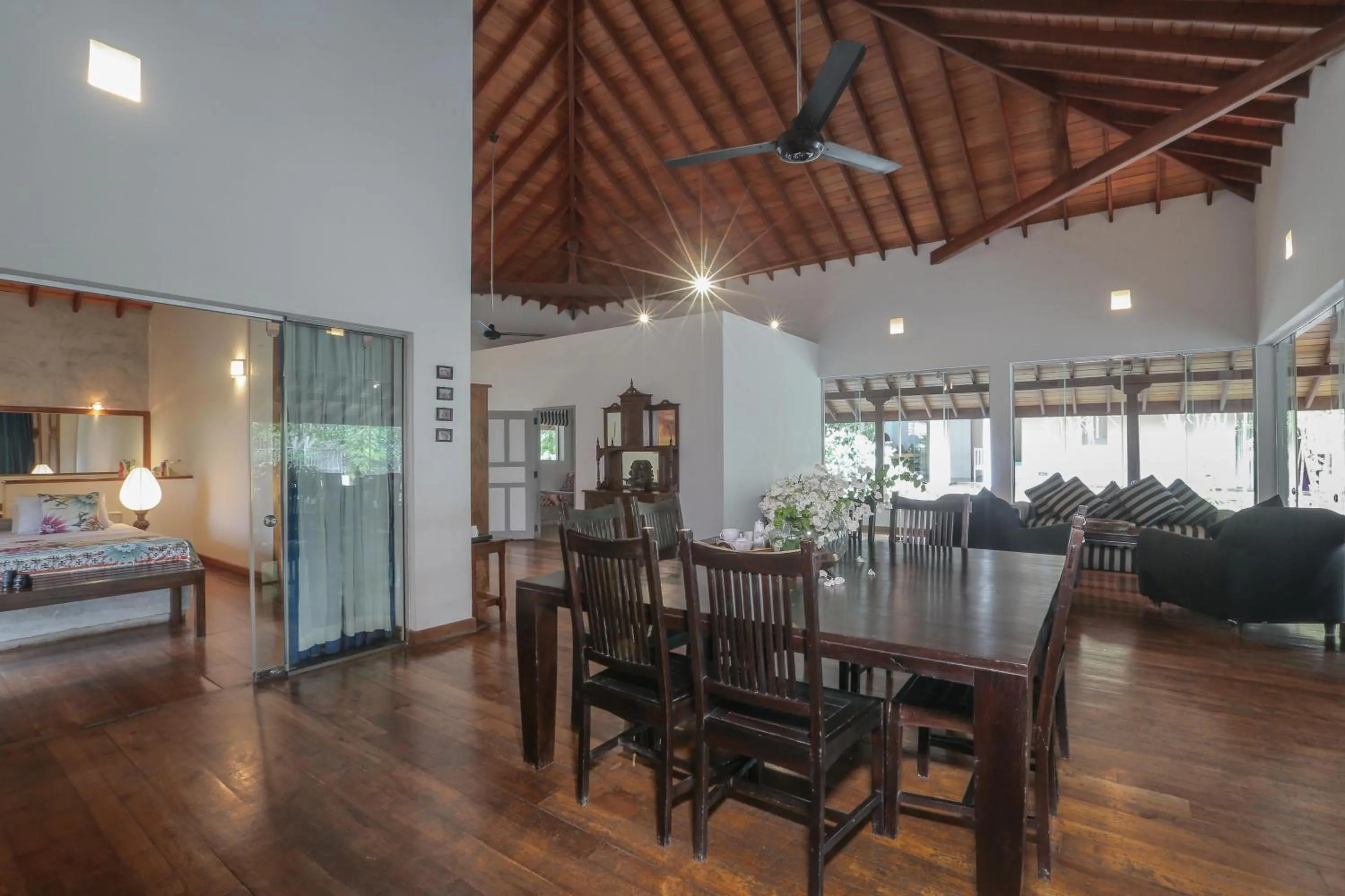 Property building in Villa Hundira