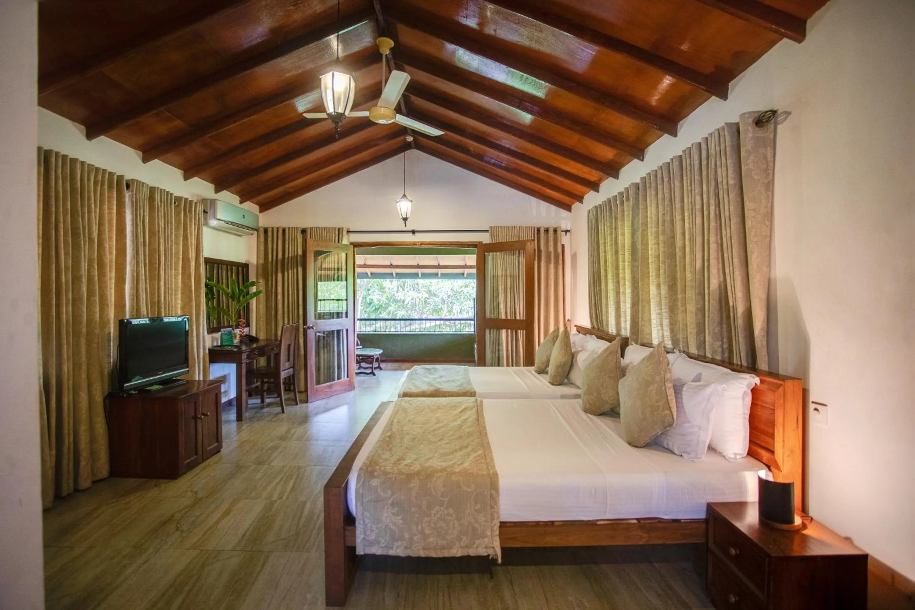 Bed in Kalu's Hideaway Udawalawe