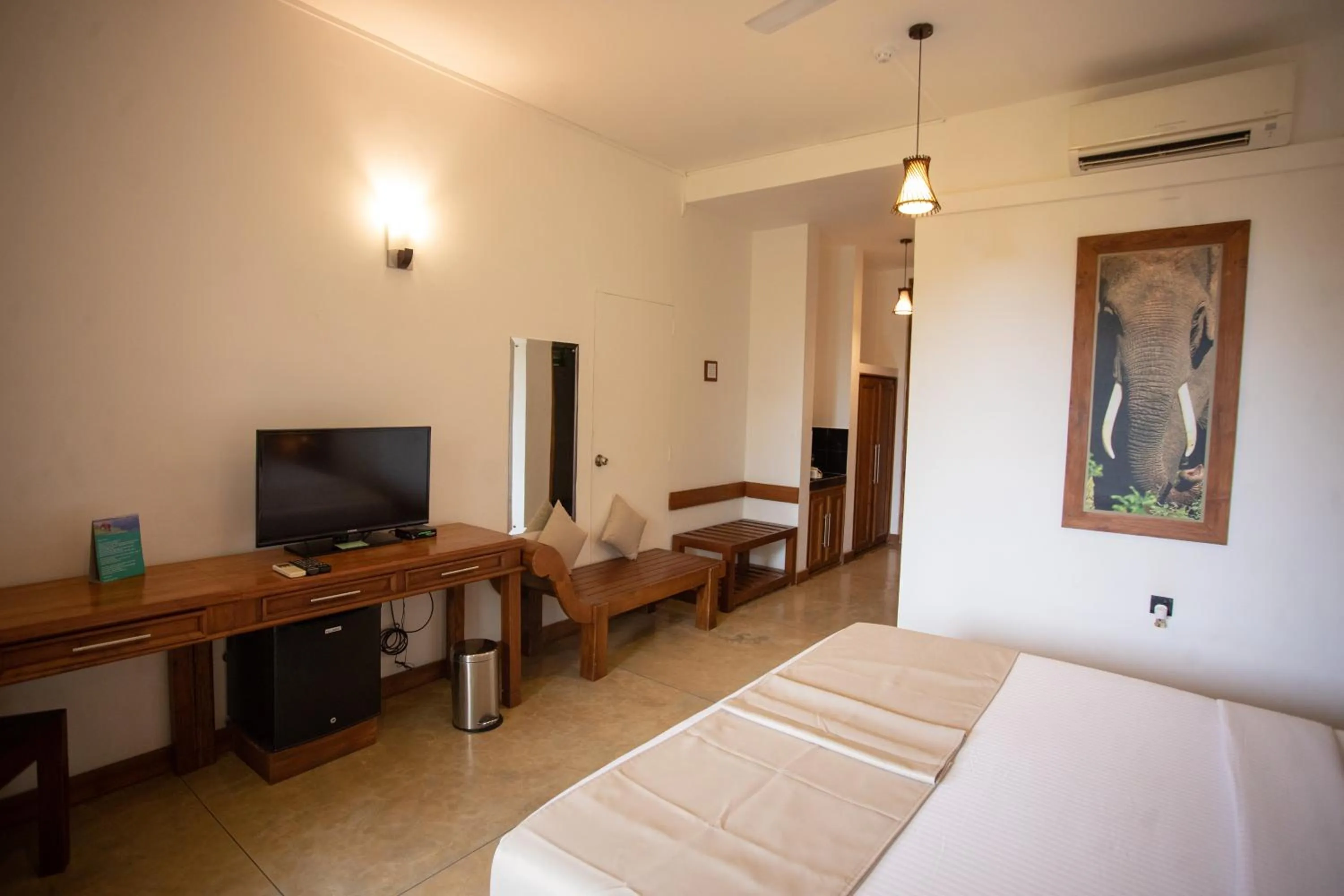 Bed in Kalu's Hideaway Udawalawe