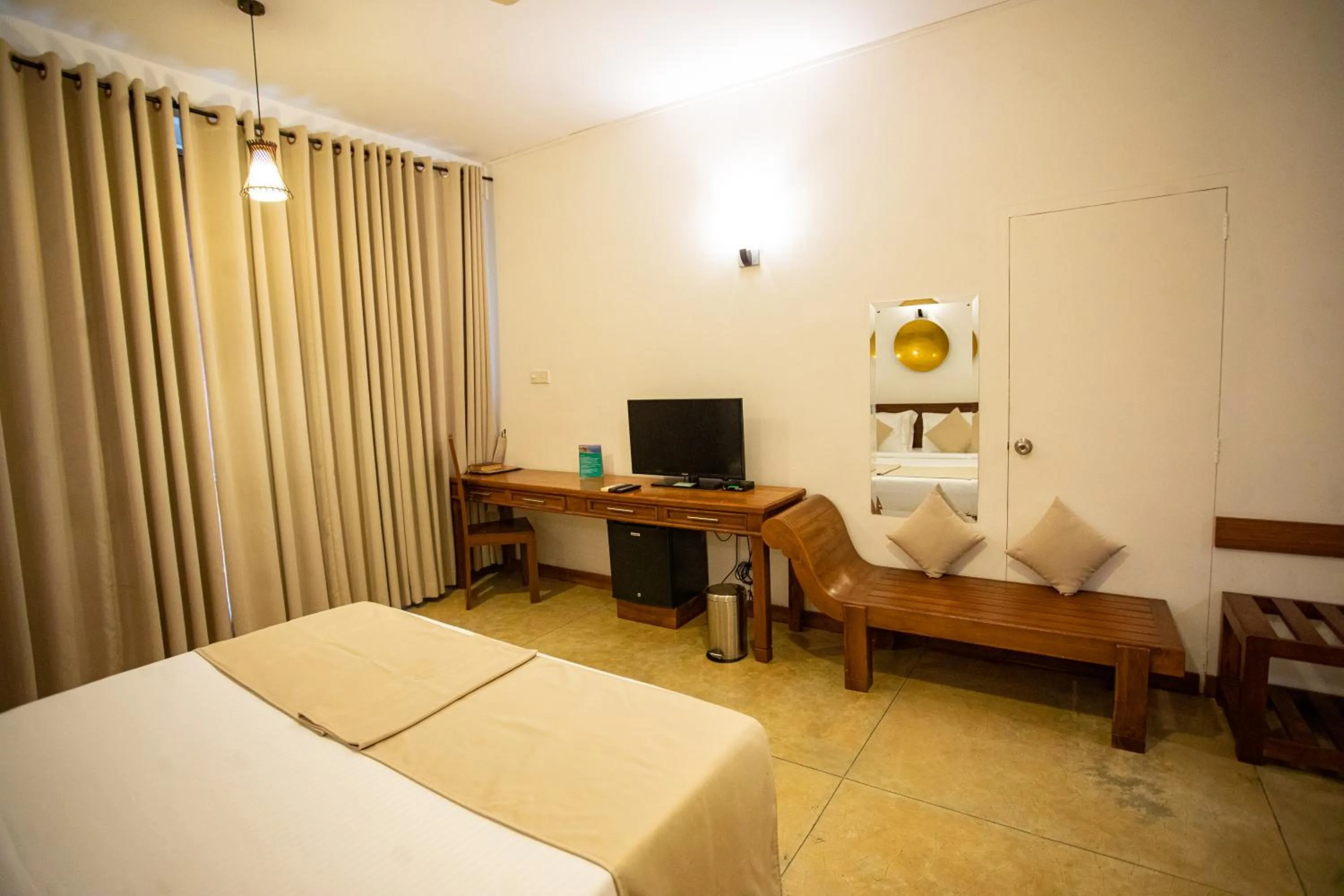 TV and multimedia, Bed in Kalu's Hideaway Udawalawe