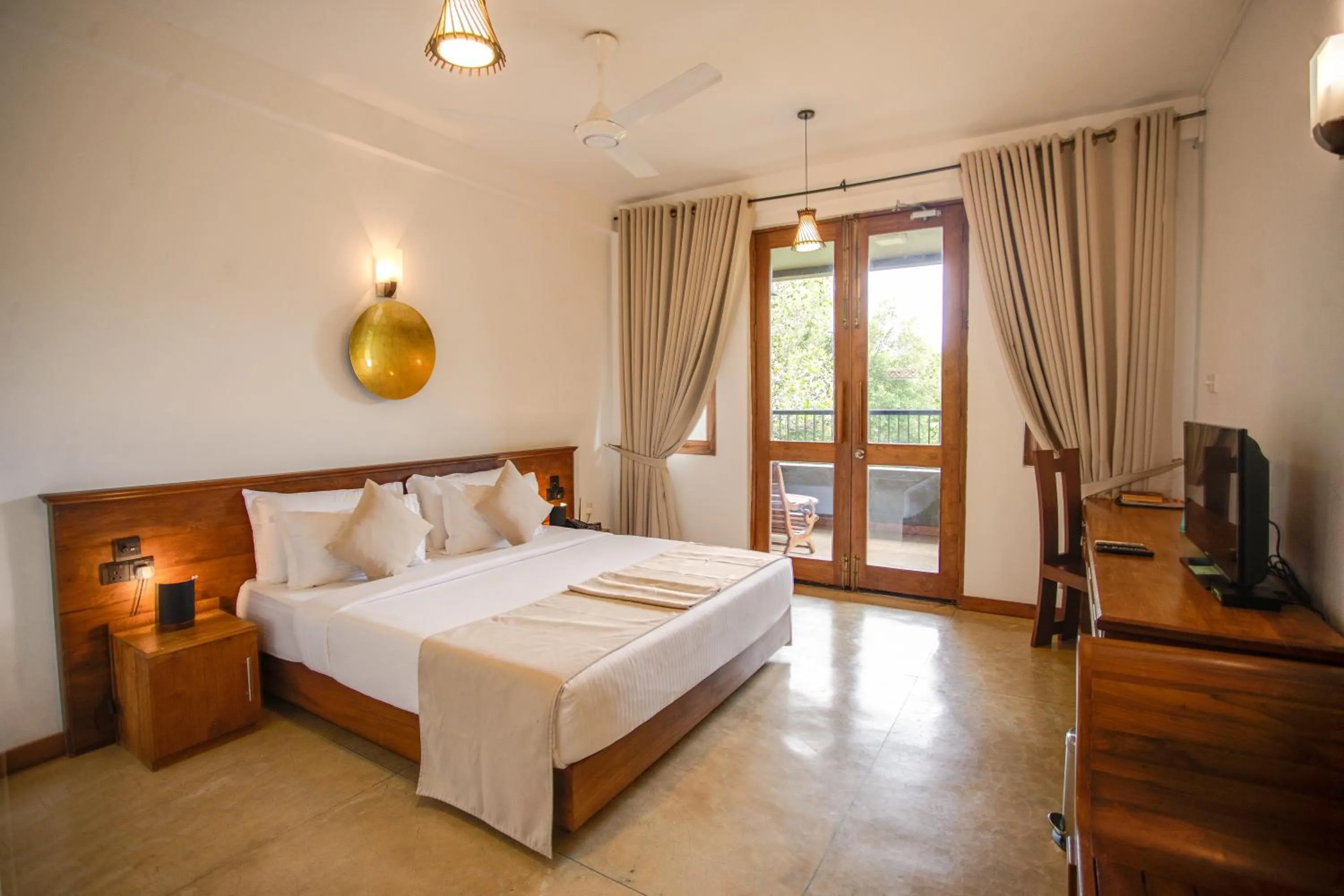 Photo of the whole room, Bed in Kalu's Hideaway Udawalawe