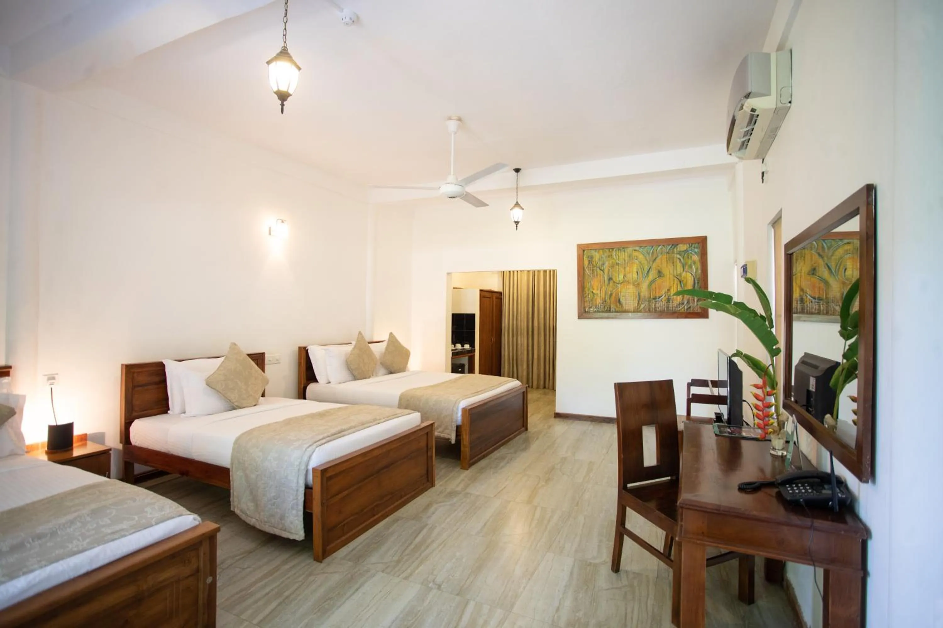 Photo of the whole room, Bed in Kalu's Hideaway Udawalawe