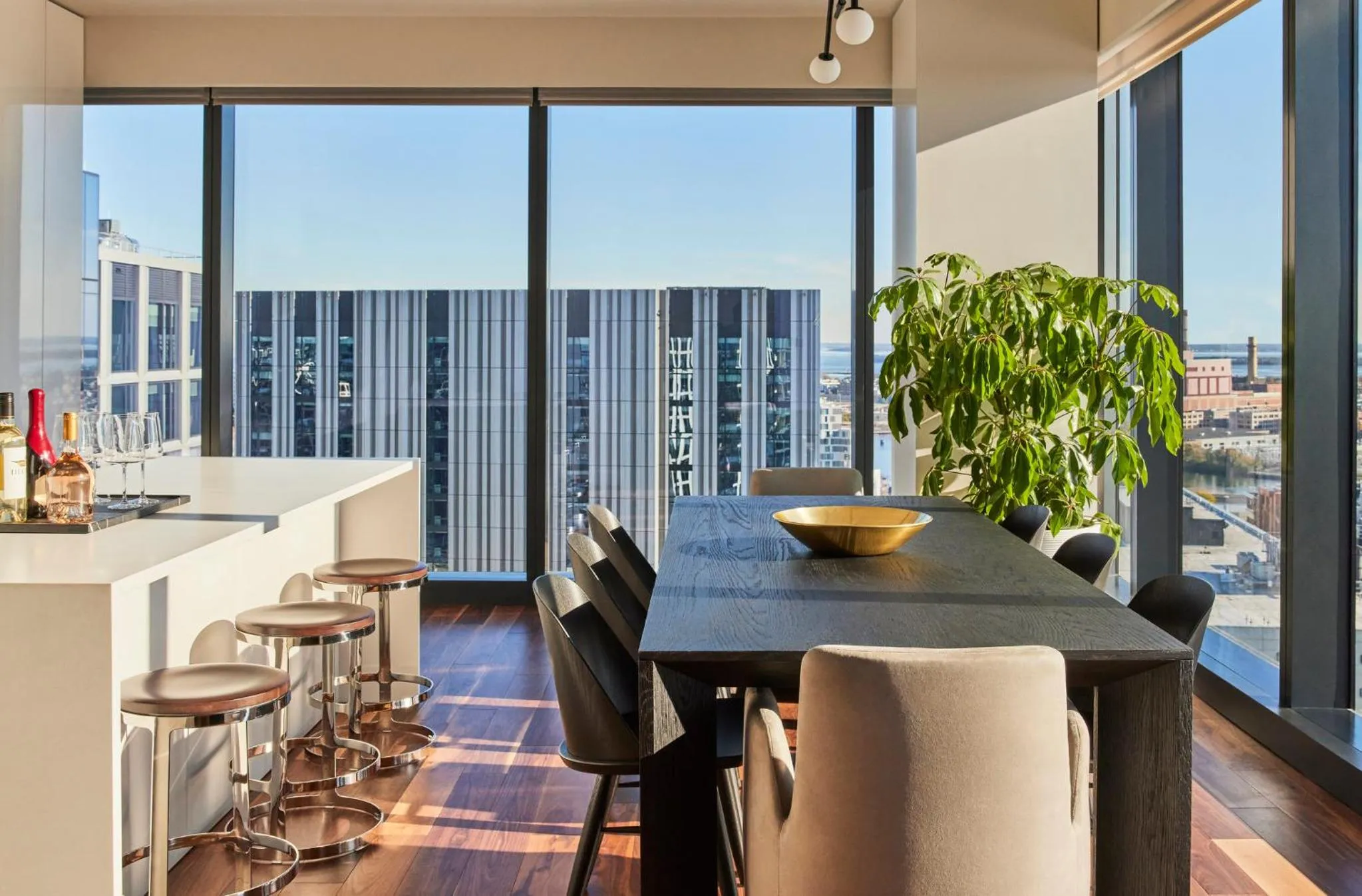 Photo of the whole room in Omni Boston Hotel at the Seaport