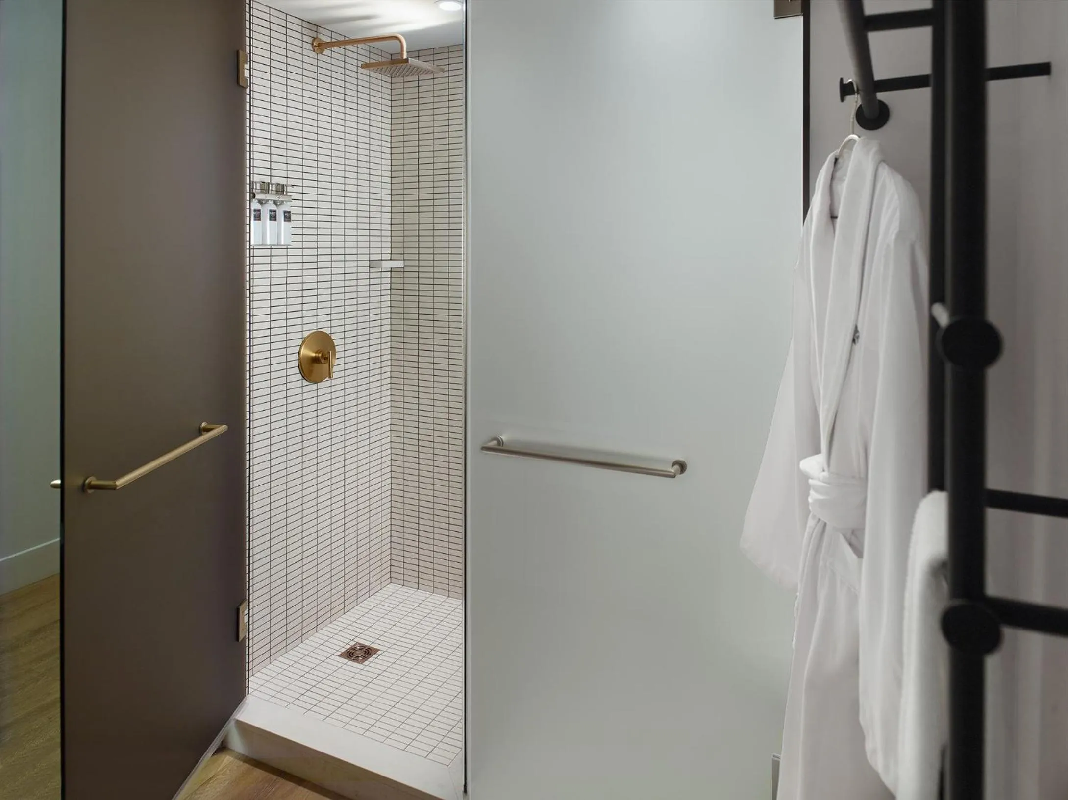 Bedroom in Omni Boston Hotel at the Seaport